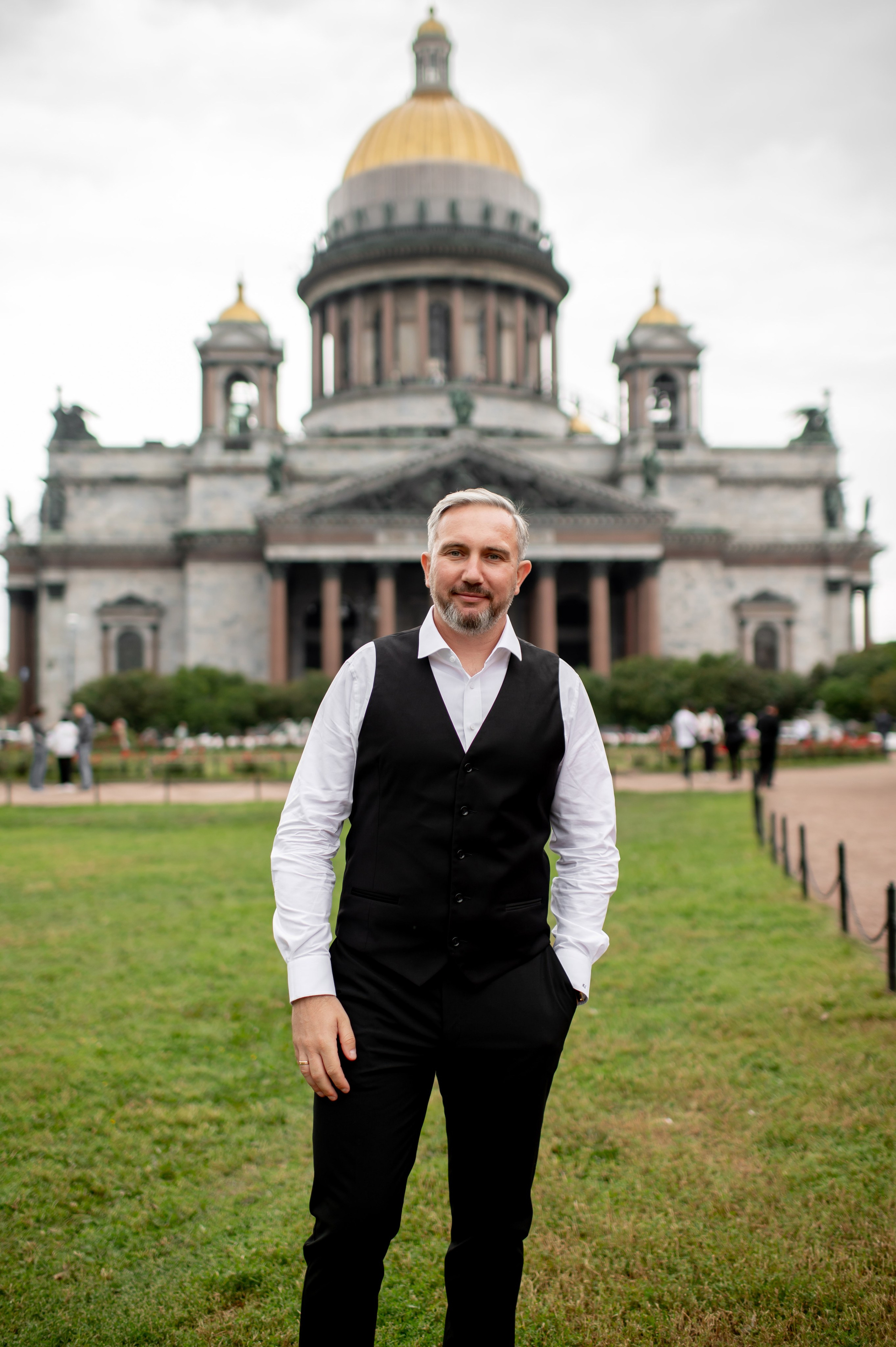 Классическая свадебная фотосессия Аины и Антона по самым красивым местам для свадебной прогулки в Санкт-Петербурге. Портретный, семейный и свадебный фотограф в Санкт-Петербурге и в Пушкине Ширяев Денис