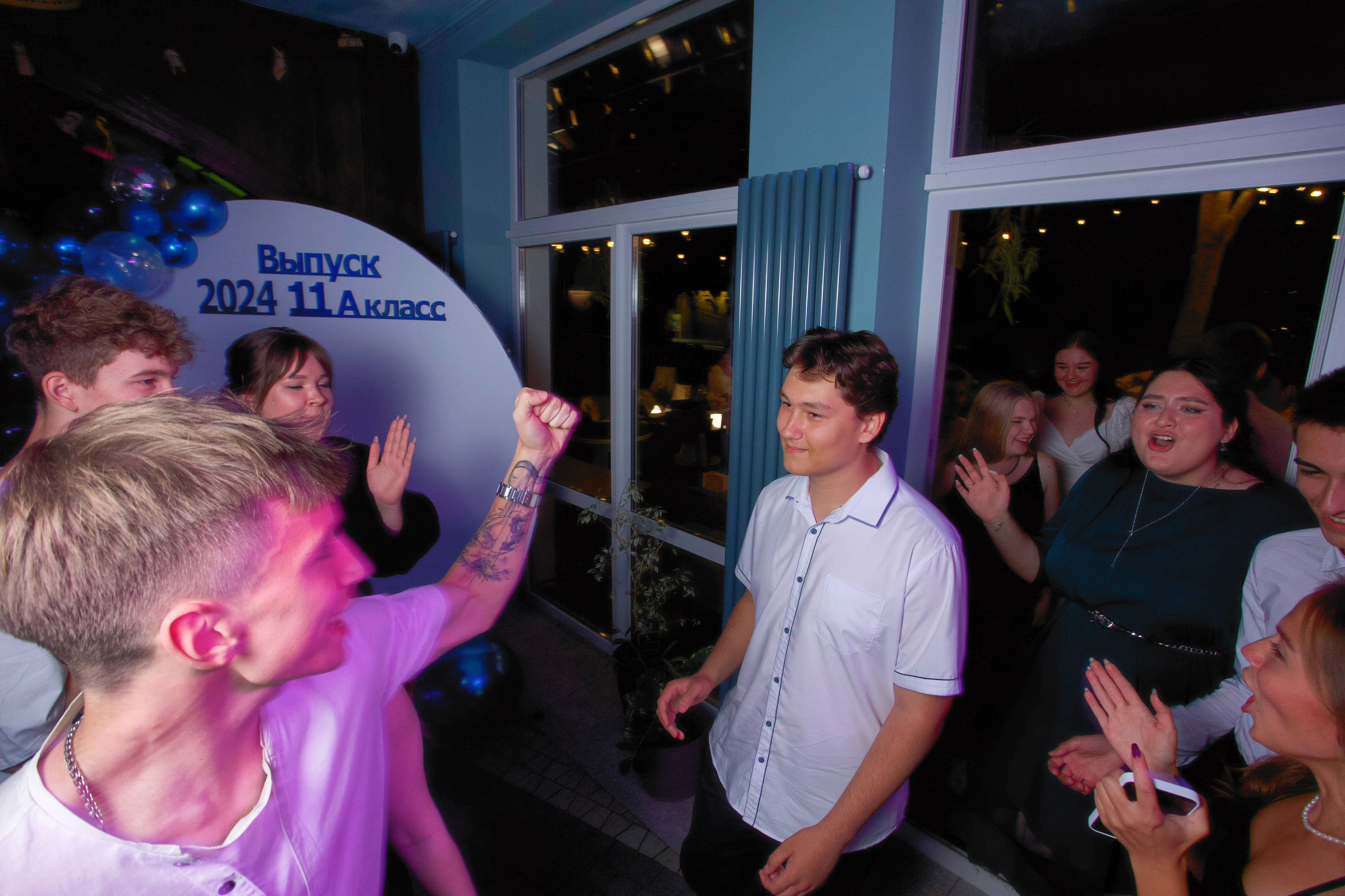 ВЫПУСКНОЙ «КОКОМО» 27.06.24. Репортажный фотограф Анапа