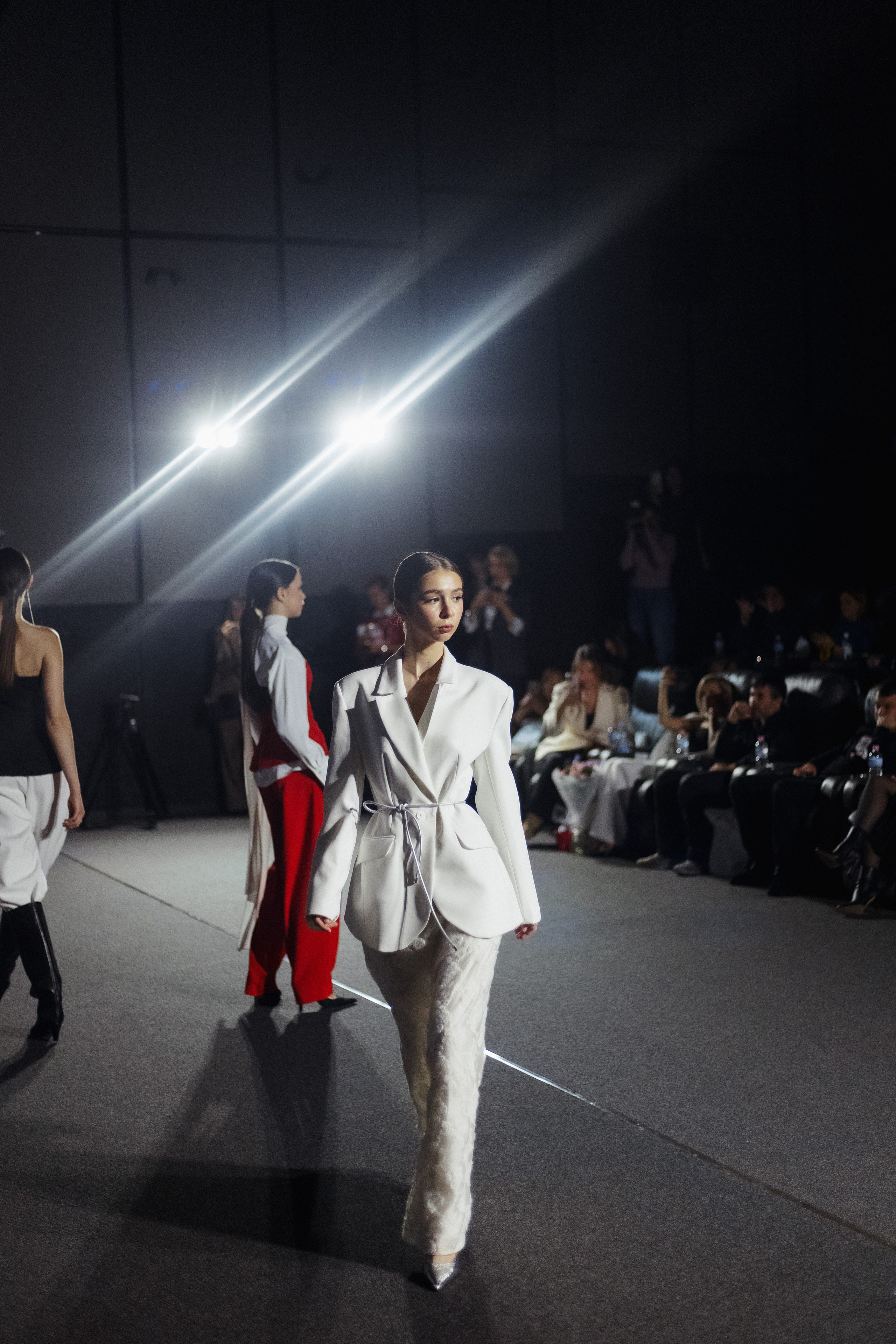 ФЭШН КОНФА. СВОИ. ФОТООТЧЕТЫ-СОБЫТИЯ-МЕСТА