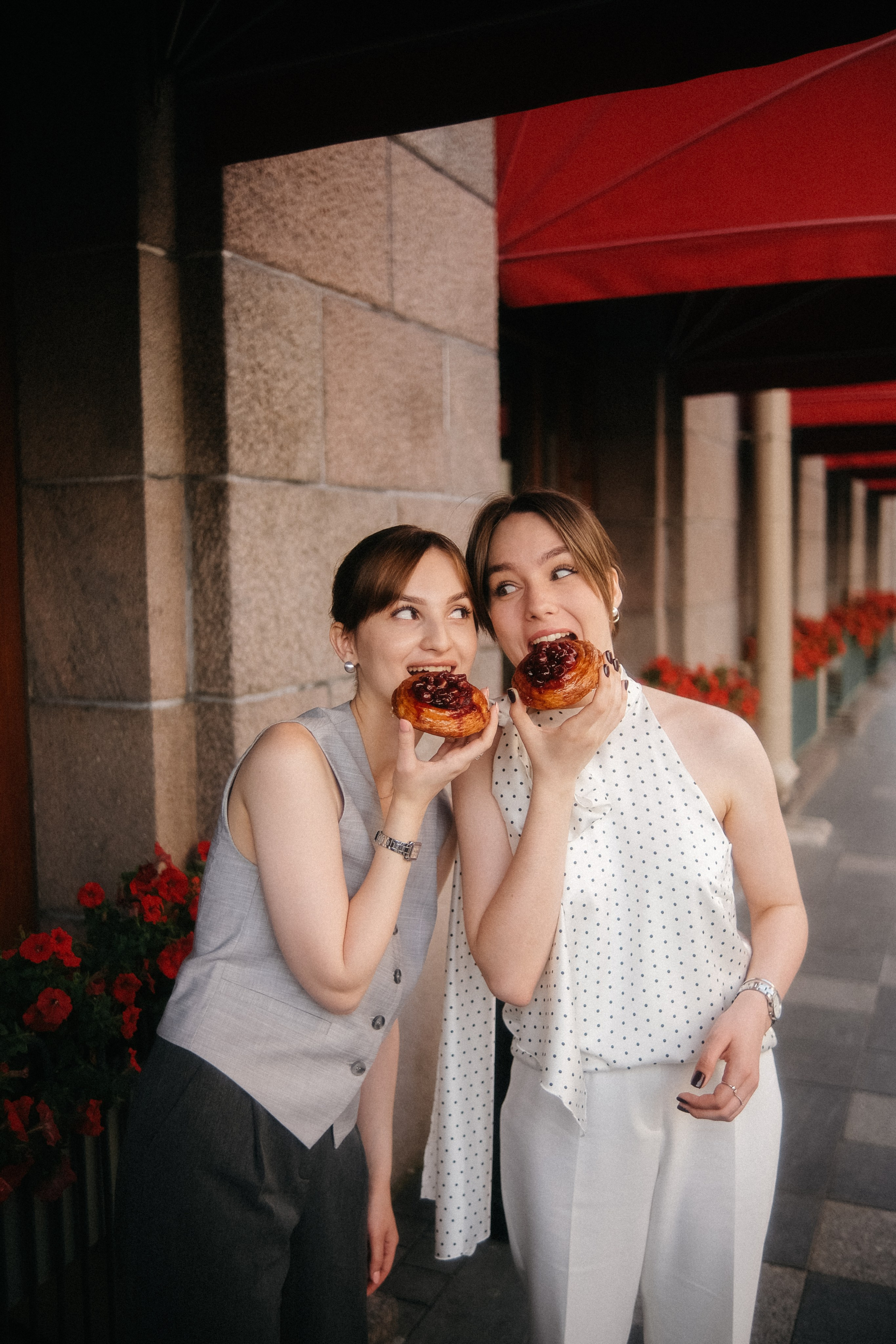 Света & Даша. Phdkvmr.ru