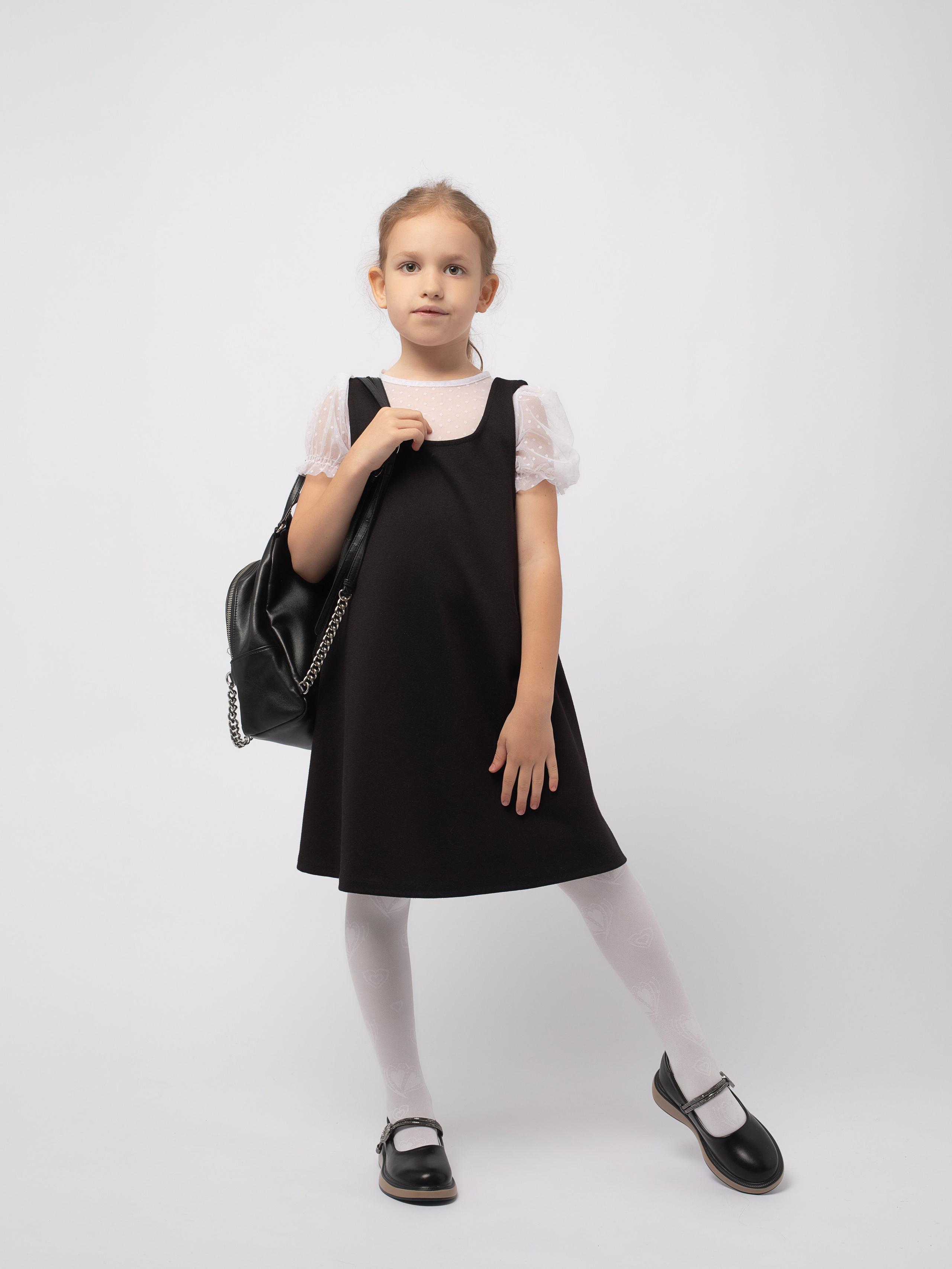 Школьные туфли. Фотостудия предметной и модельной съёмки для маркетплейсов