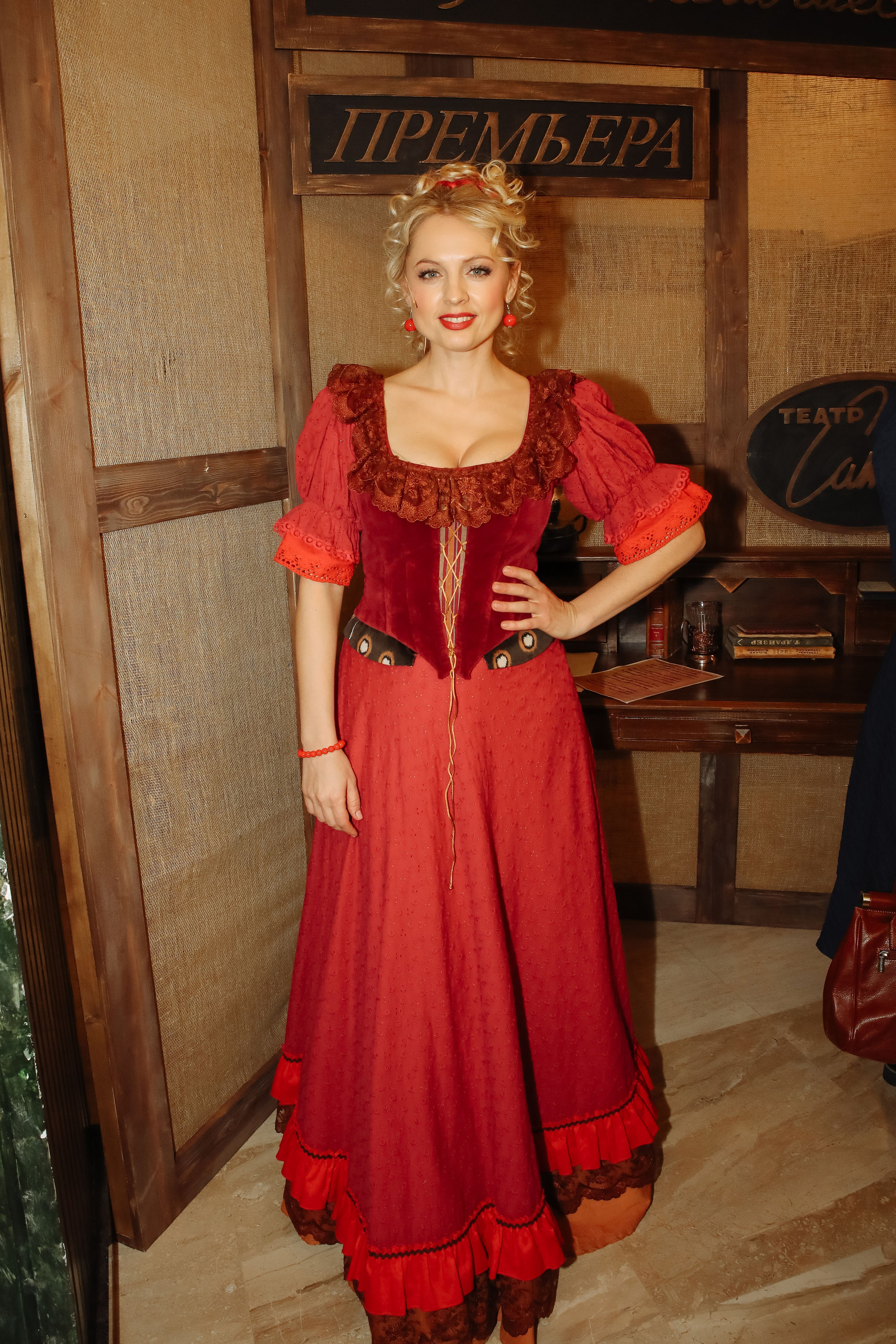 Премьера спектакля «На бойком месте» Театр Сатиры. Профессиональный фотограф в Москве | Заказать фотосессию и съемку