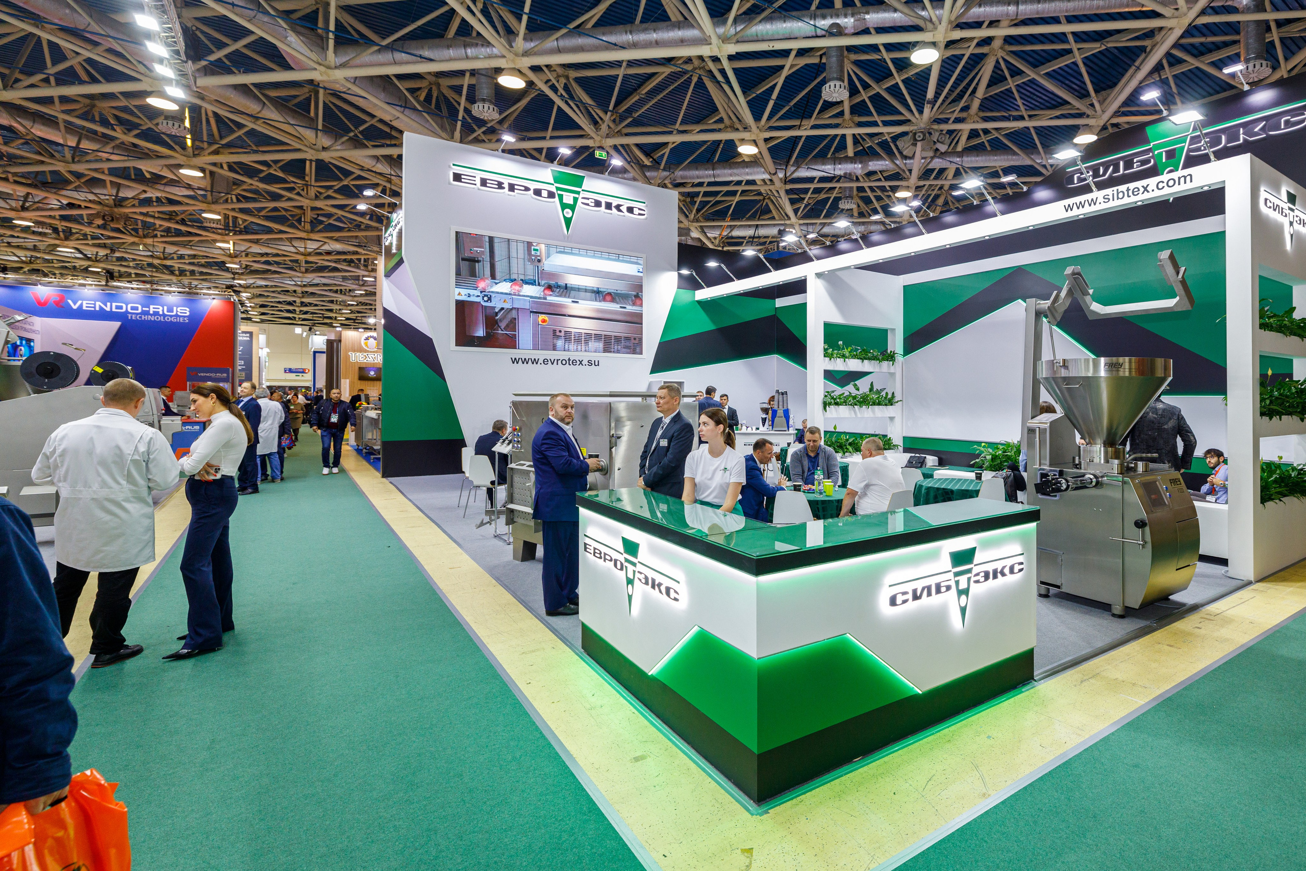 Съёмка стенда на выставке. Фотограф на мероприятие в Москве Марик