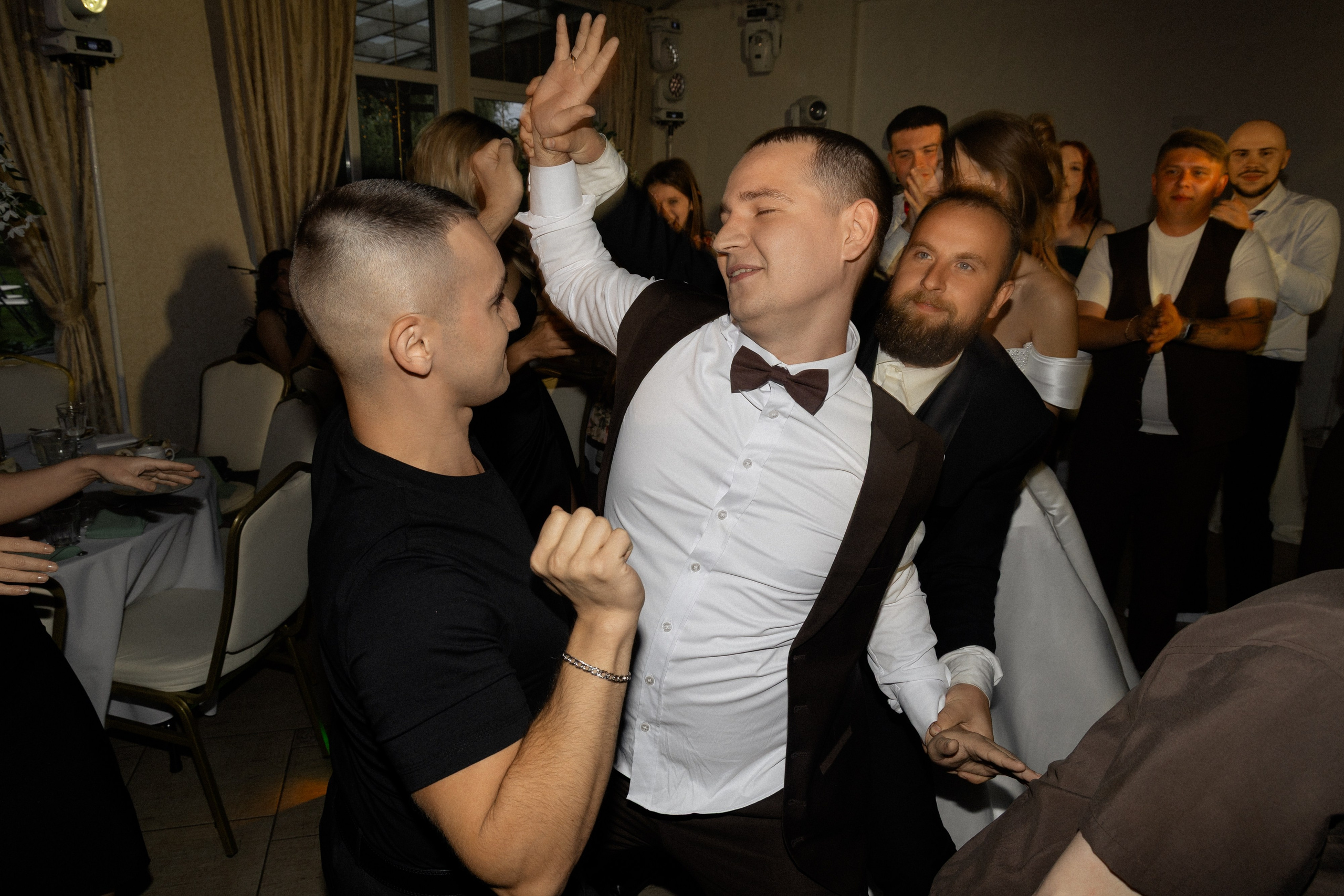 Свадебная фотосессия Анастасии и Игоря в Усадьбе Легенда. Свадебный фотограф в Минске/Беларуси Сергей Спиридонов