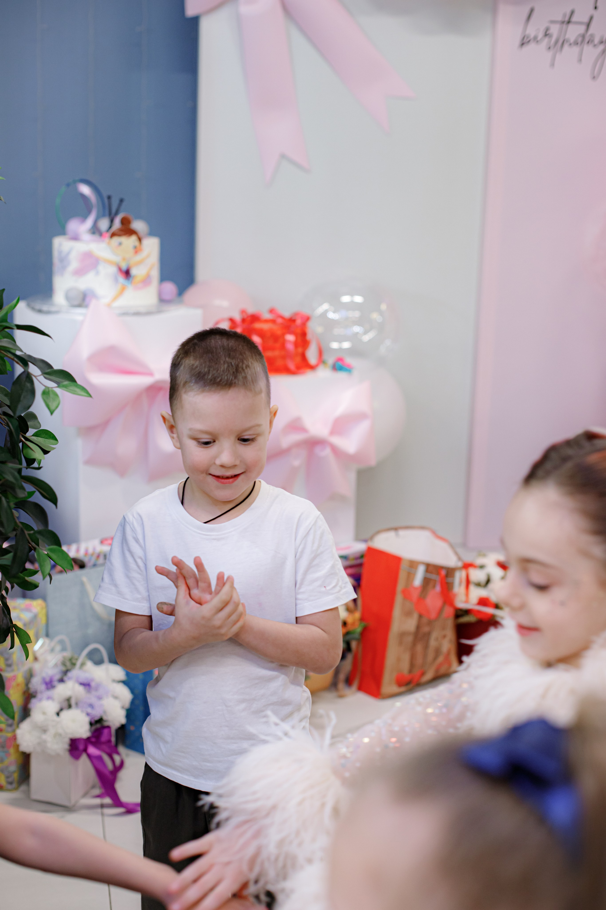 ASIA'S BIRTHDAY PARTY. Photokarish