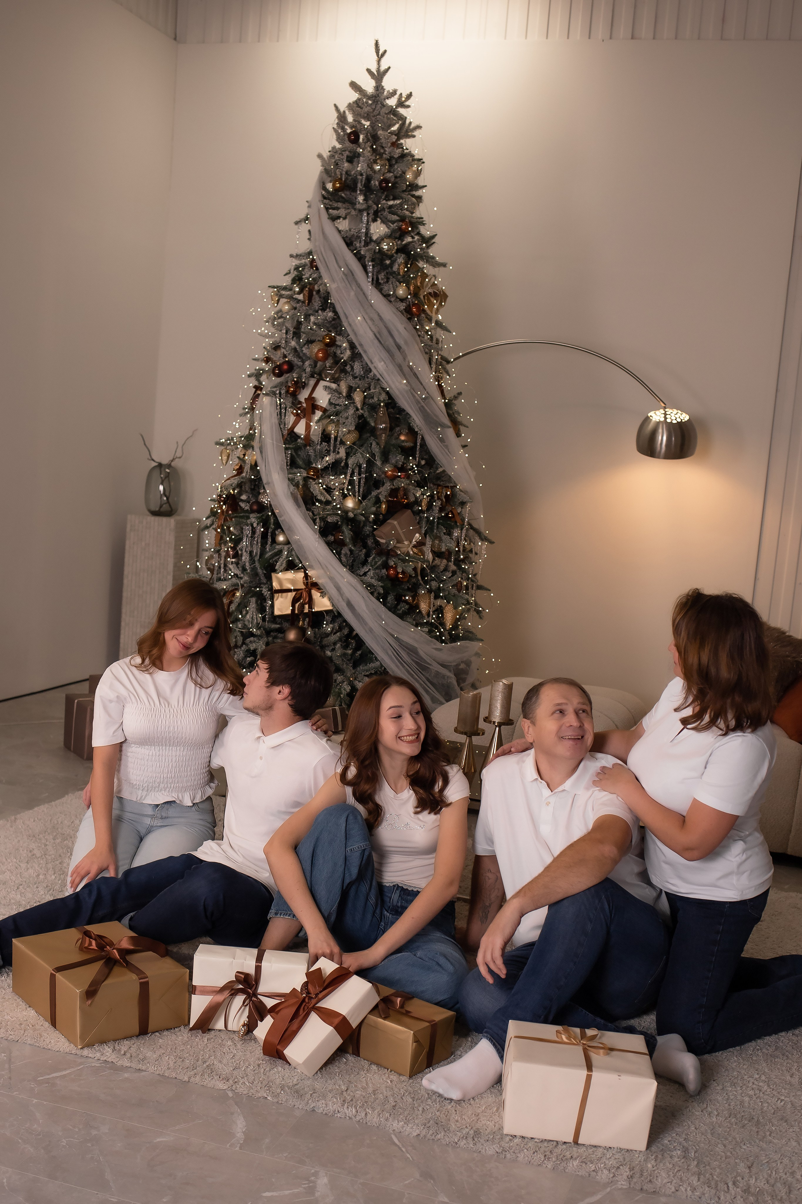 Алена. Семейная съемка в зале Крем. Фотограф в Калининграде Решетникова Алина