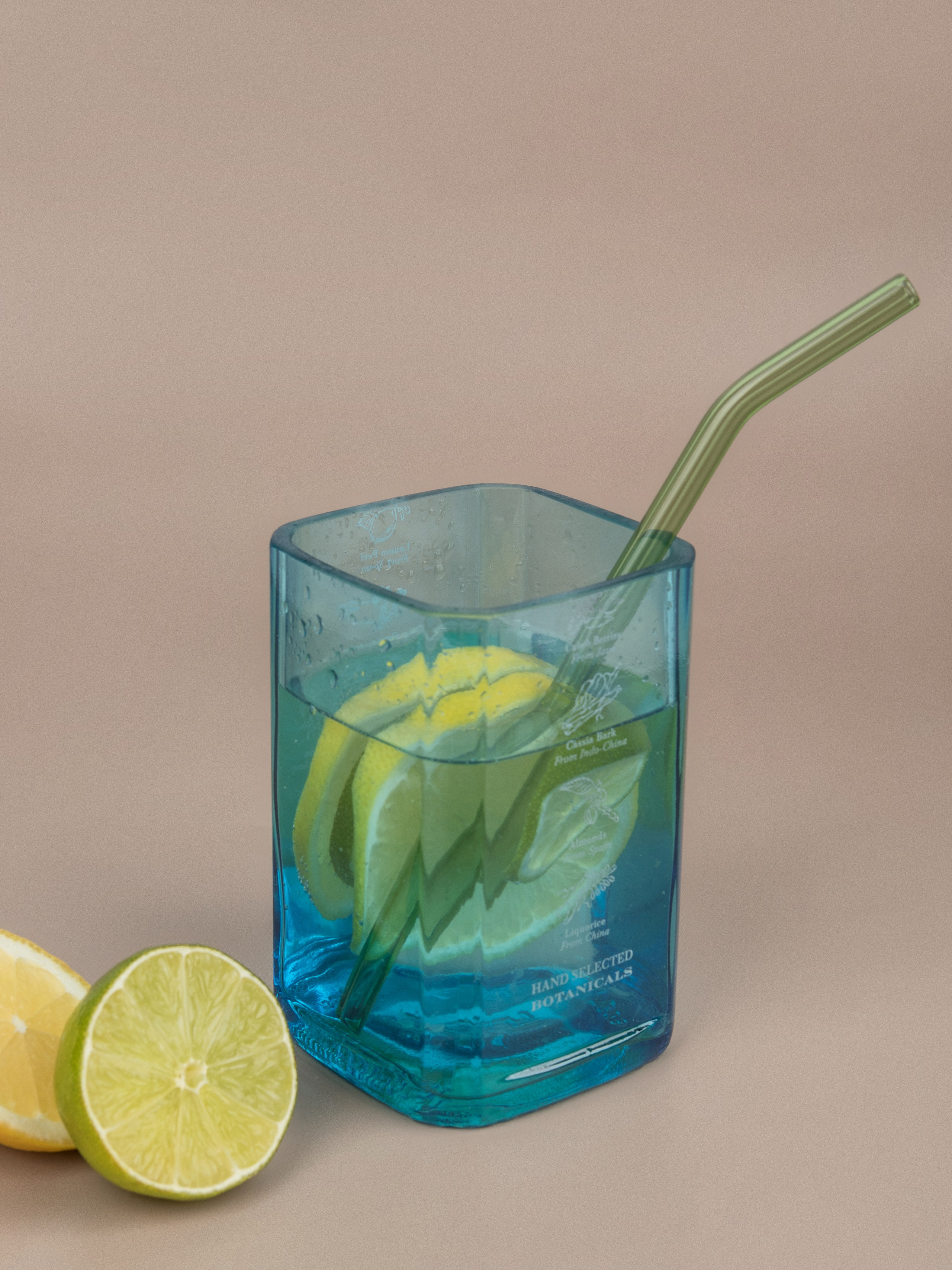 Полбутылки. Предметный и семейный фотограф в Санкт-Петербурге Катерина Стеклова