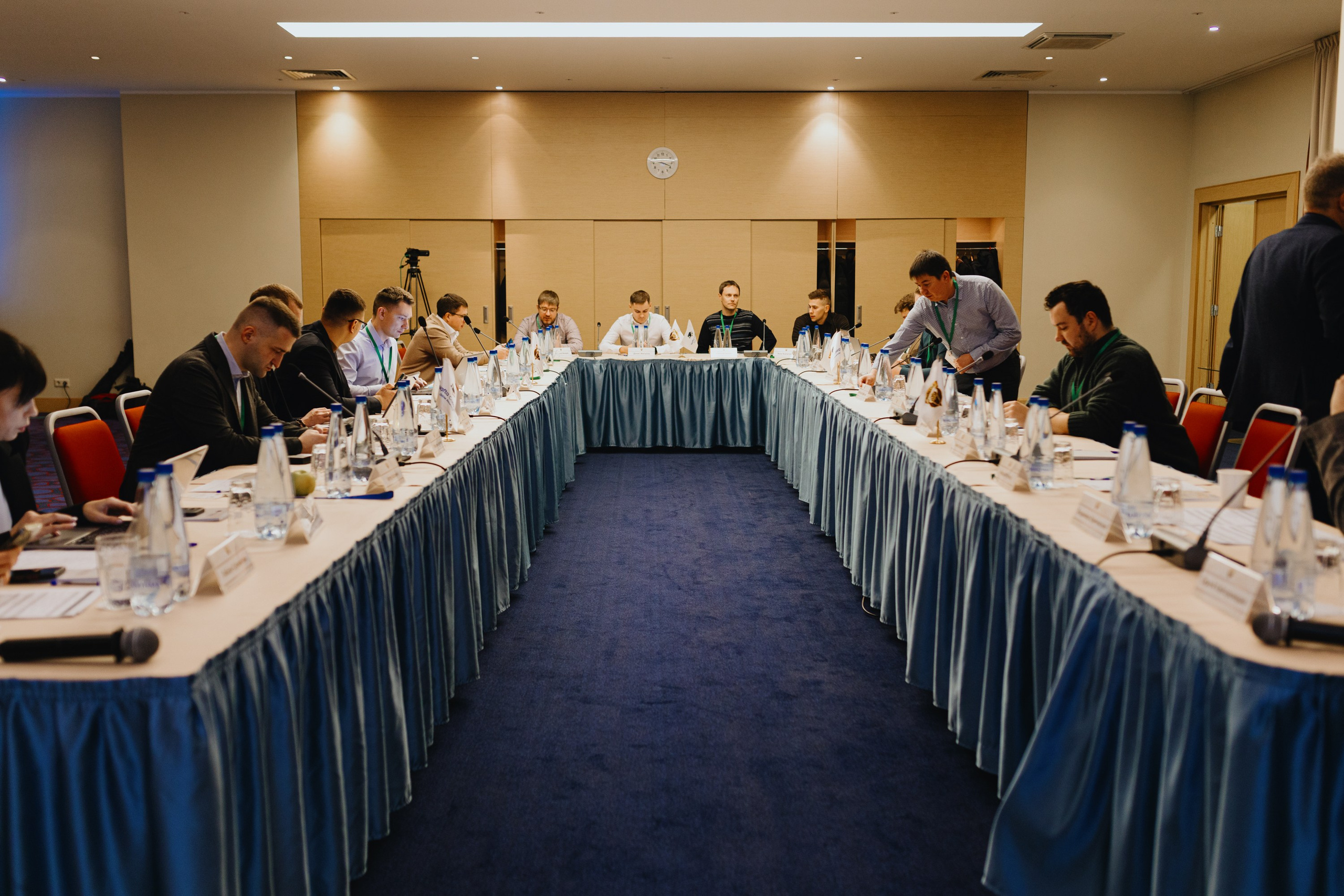 Nafta Club. Дискуссионный клуб. Фотограф Илья Чернов