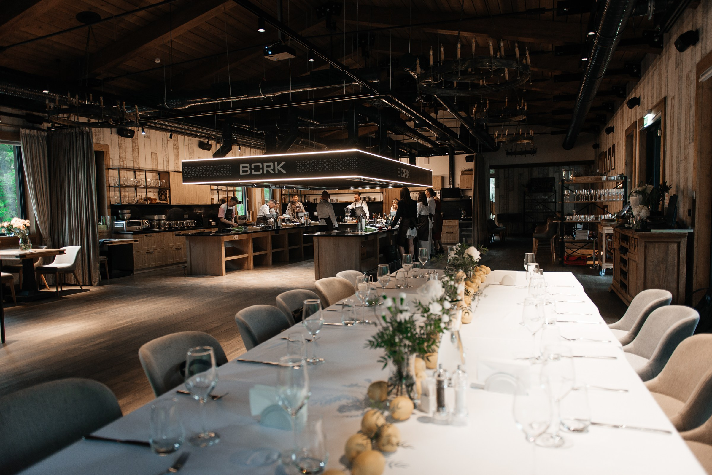 свадебный ужин в ресторане Чаща в Охта парке