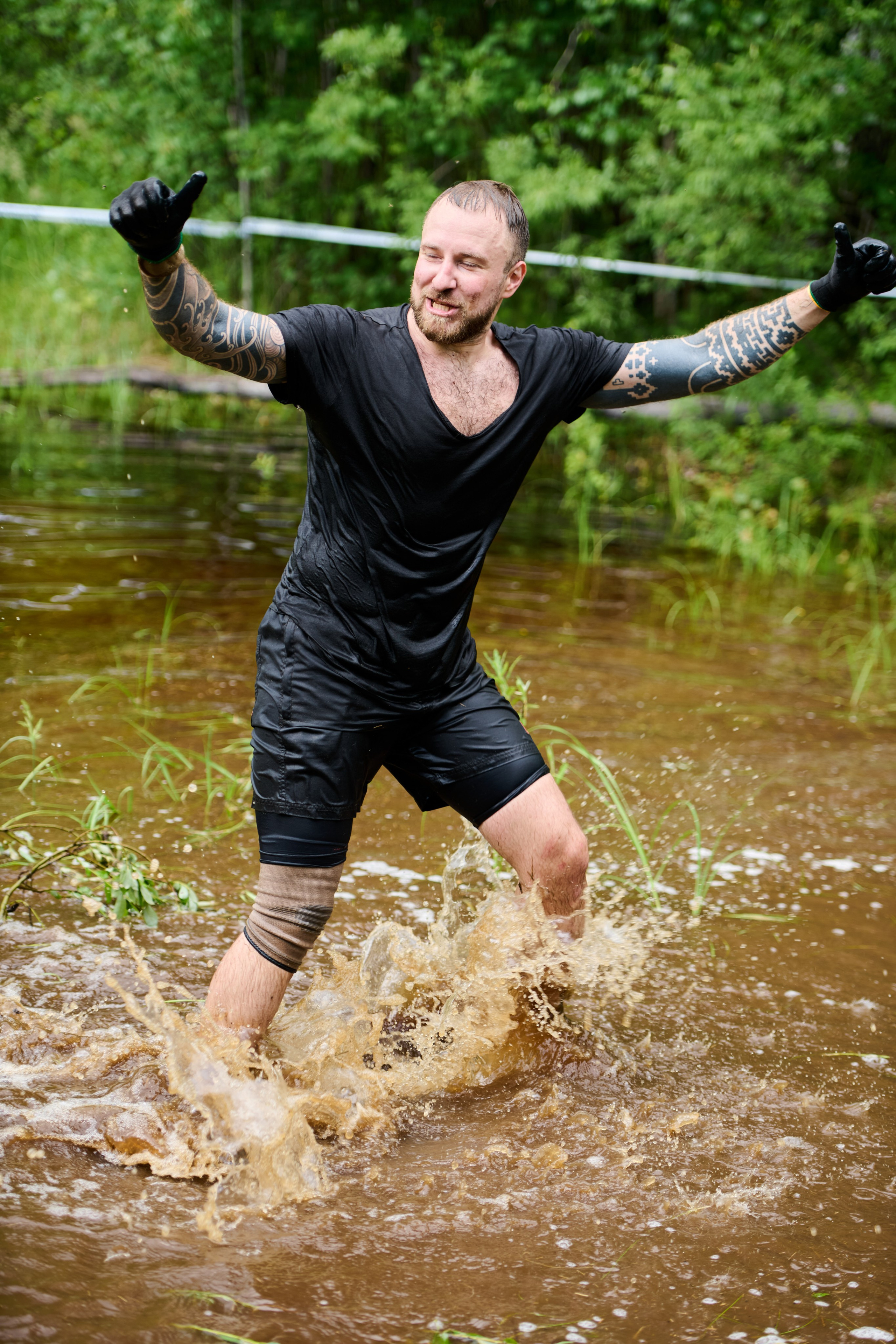 Фоторепортаж с забега Стальной характер в Сургуте, 5 июля 2025. Репортажный и семейный фотограф — Шелихов Сергей