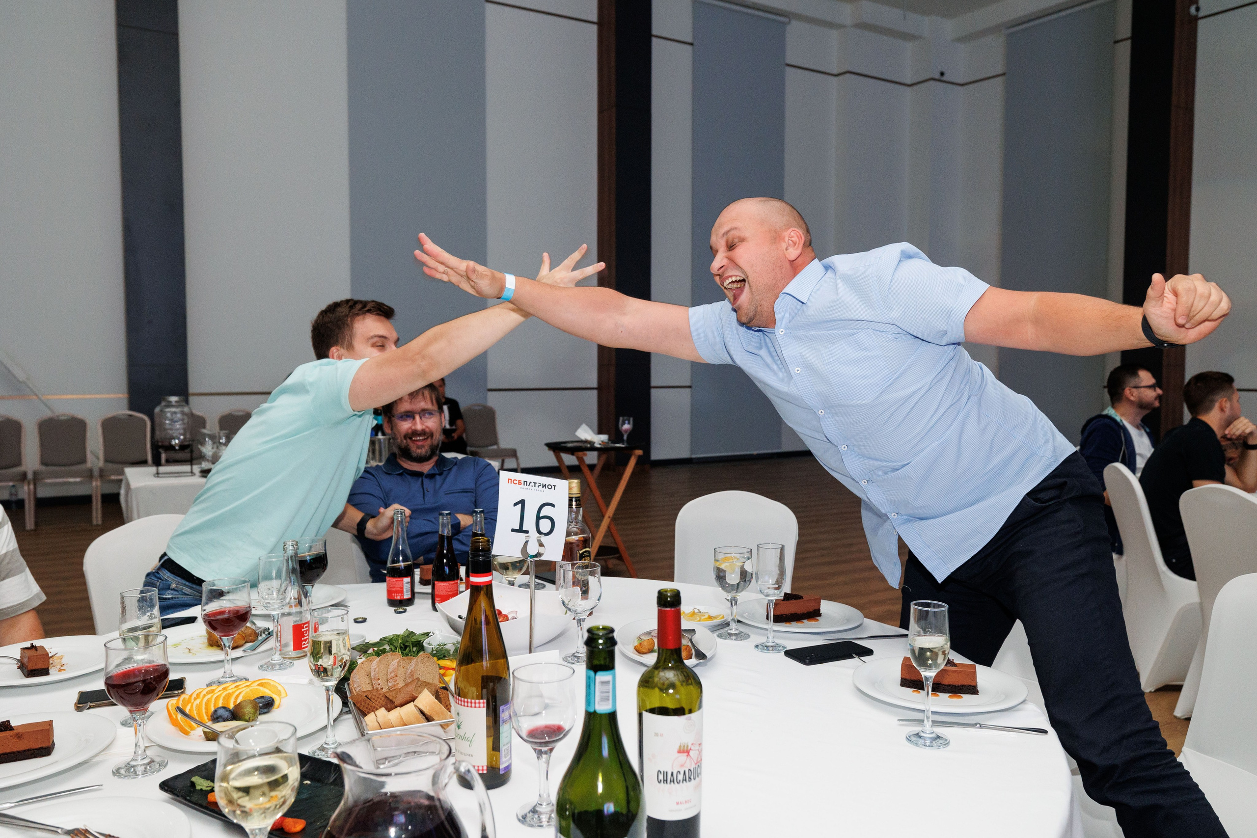 Сила Притяжения. Репортажный Фотограф в Москве Юра Гушан