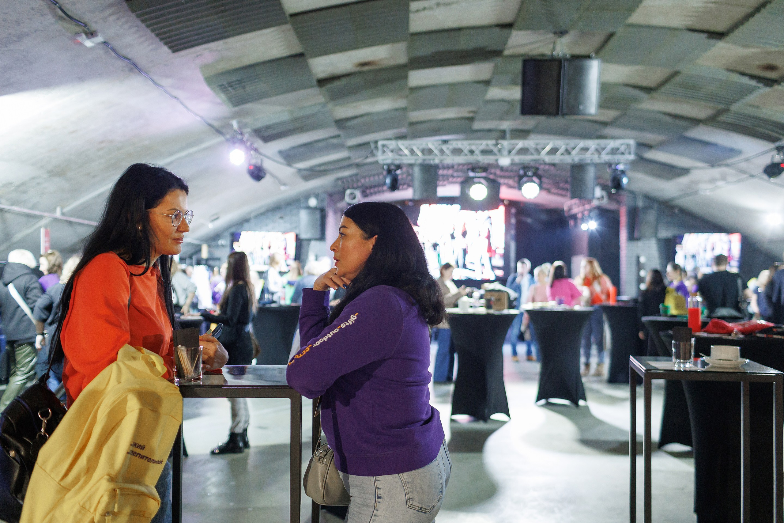 Репортажная фотосъемка мероприятия. Профессиональный фотограф в Новосибирске