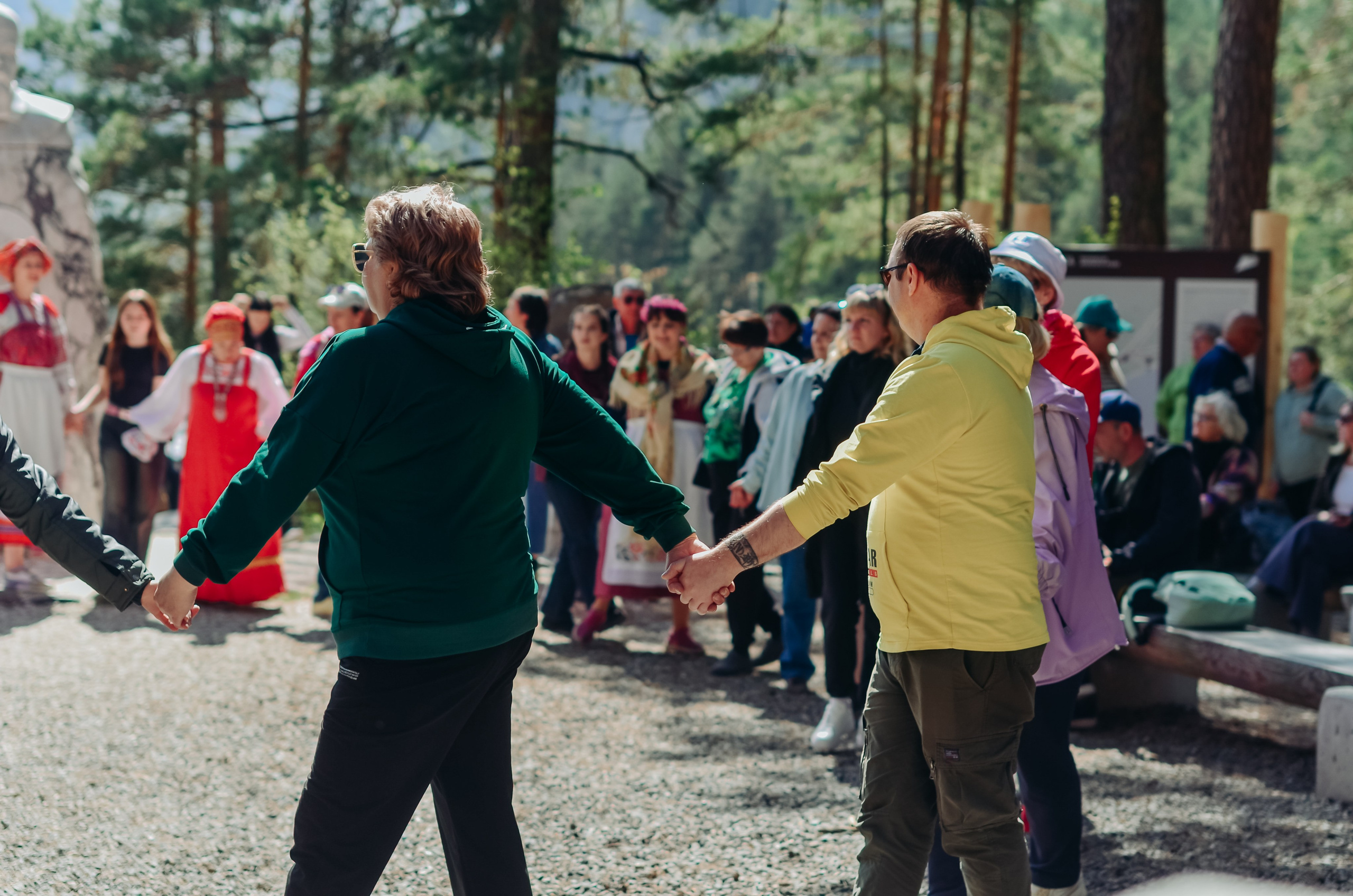 Фестиваль «Цветение Маральника на Алтае 2025». Фоторепортаж. Денисова Аля — фотограф для парных съемок и индивидуальных историй в Барнауле