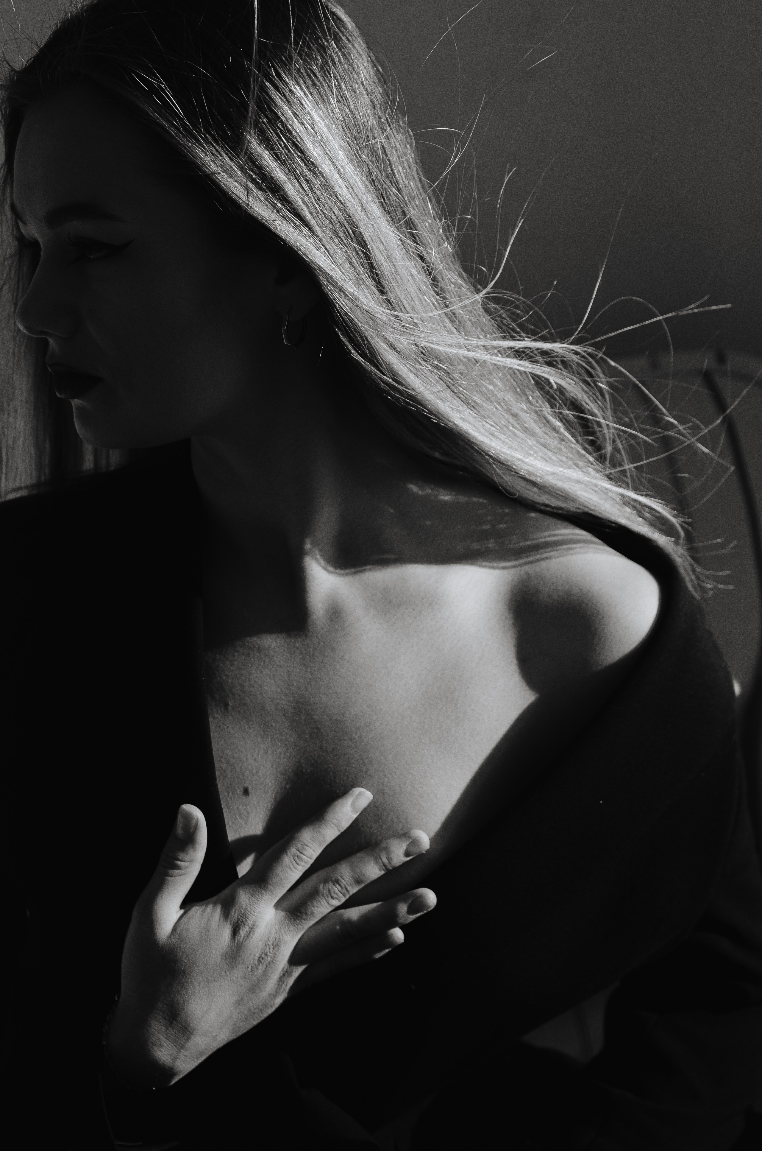 Женская фотосессия в стиле минимализм. Денисова Аля — фотограф для парных съемок и индивидуальных историй в Барнауле