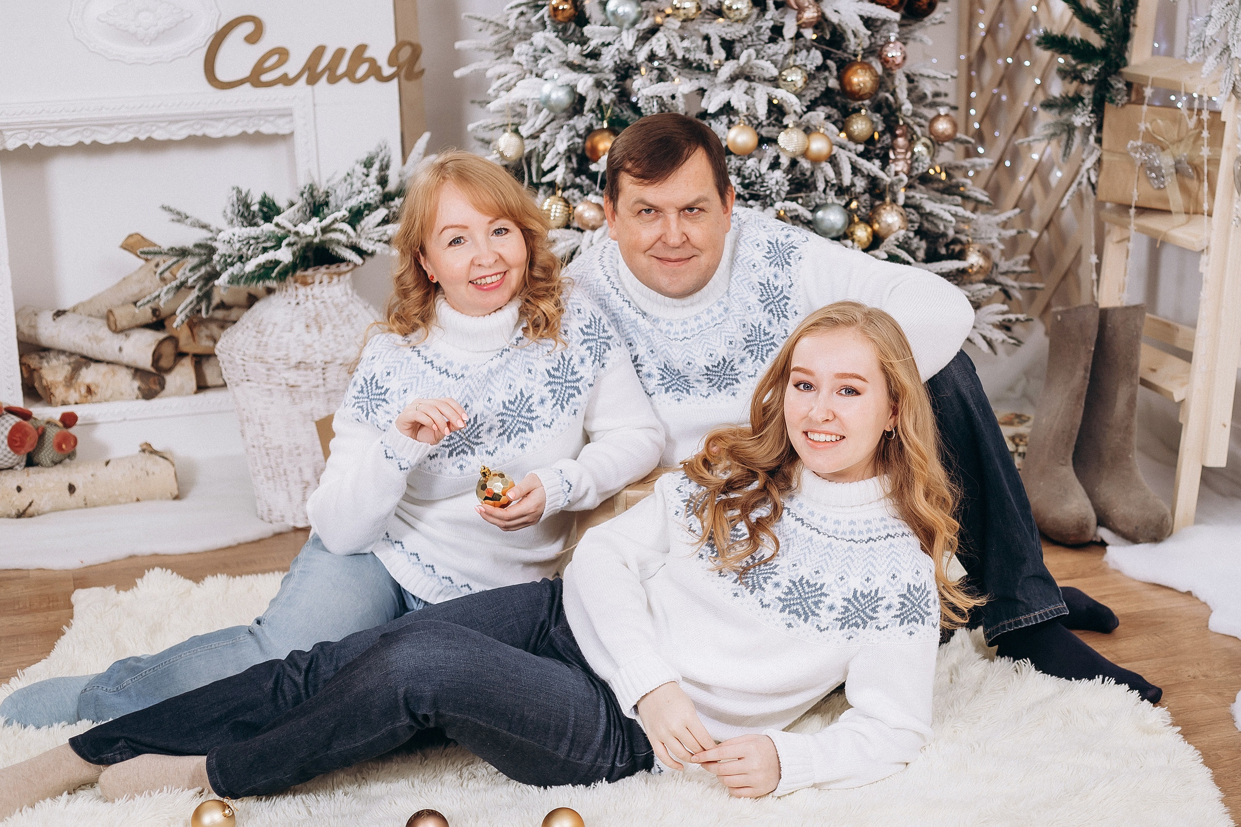 © Фотостудия "Олеся". Все права защищены. "Любое использование или копирование материалов или элементов дизайна сайта допускается только с разрешения правообладателя и со ссылкой на источник".