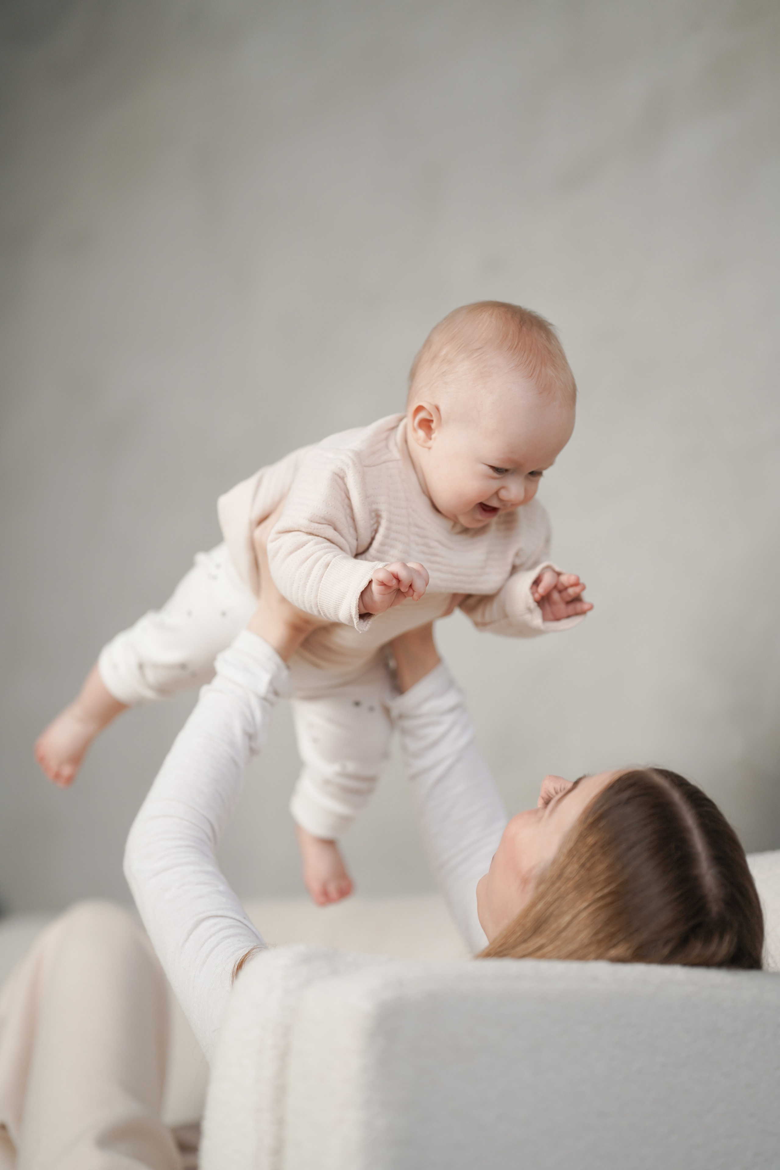 Семейная фотосессия в студии. Фотограф Надежда Жемкова. Фотосъёмка, ретушь, фотомонтаж для вас и вашего бизнеса