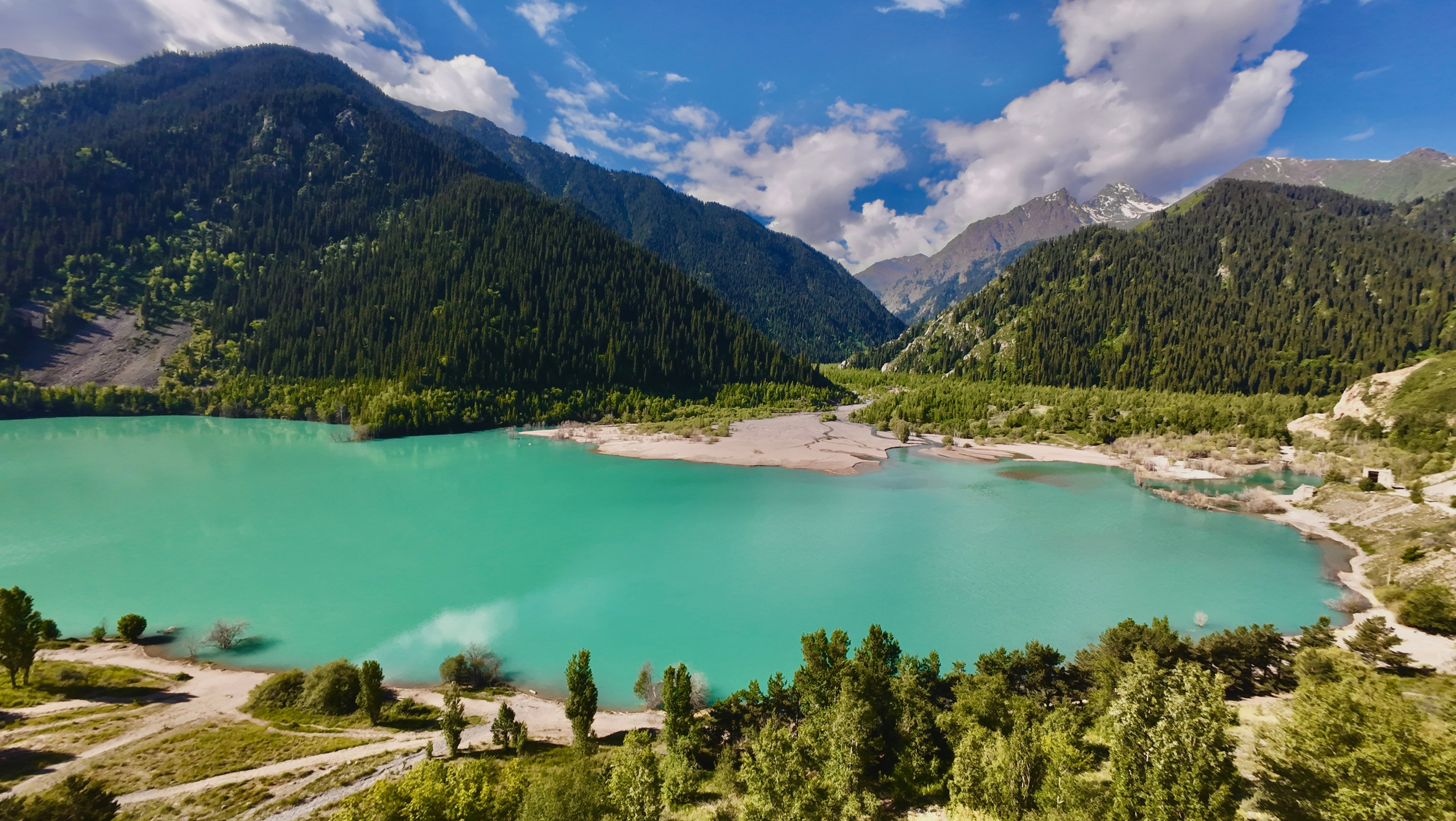 Плато Ассы, озеро Иссык и водопад: комфорт-маршрут, джипы, мини-группа. Экскурсии и туры по Алматы