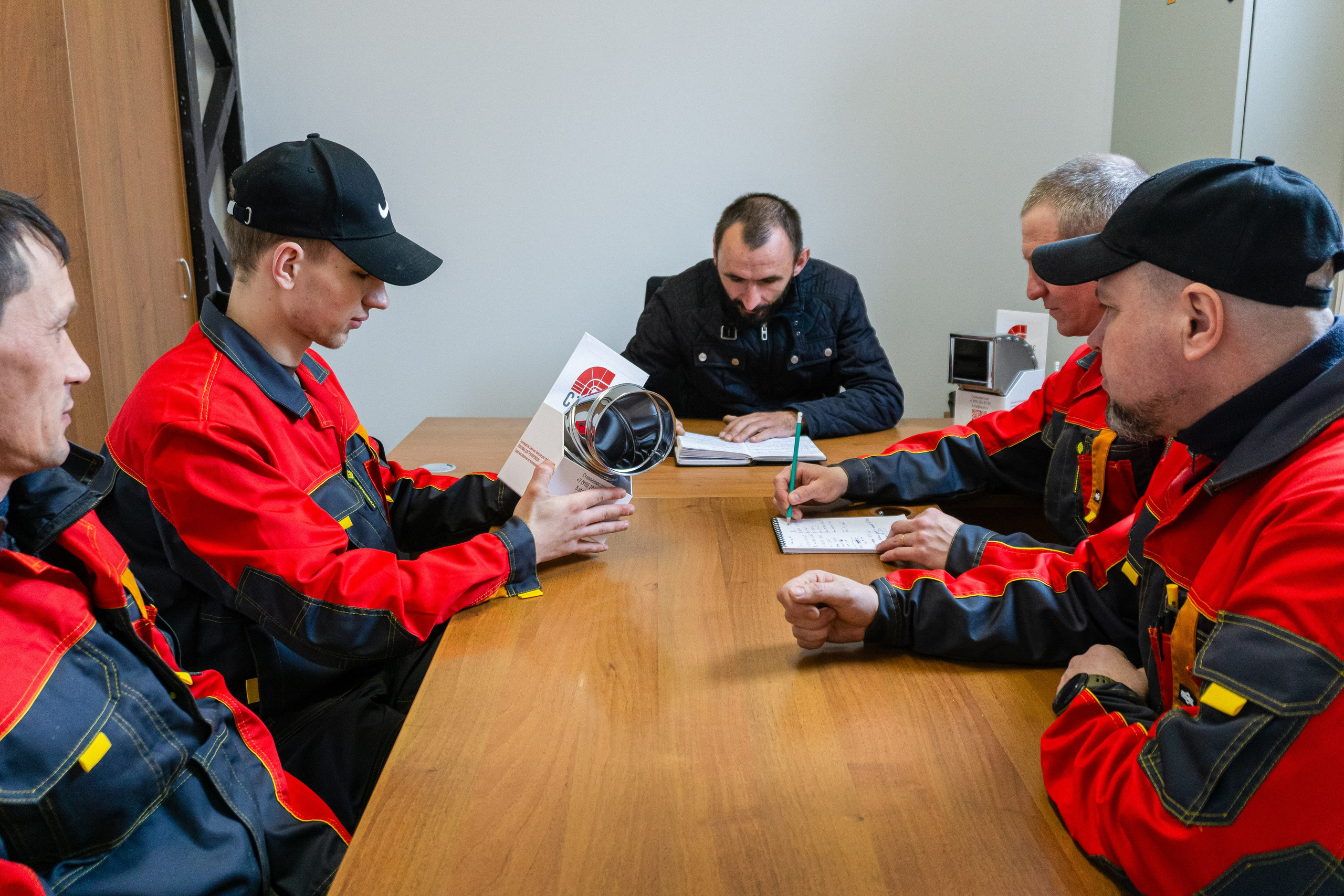 Сталь Плюс. Фотограф