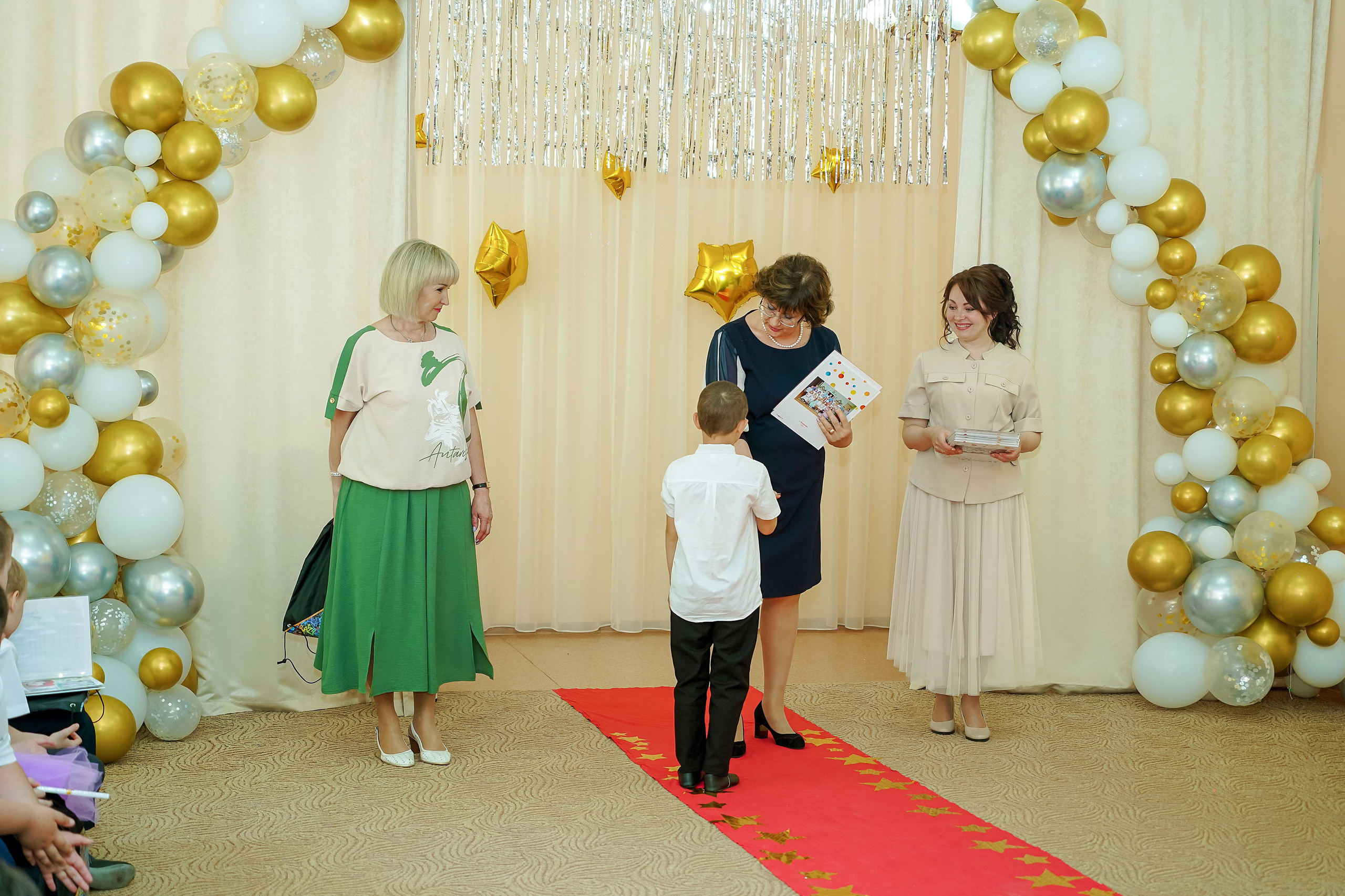 Фотосъемка видеосъёмка фотограф видеооператор новогодних утренников  в. Фотограф, видеооператор Нина Коршунова