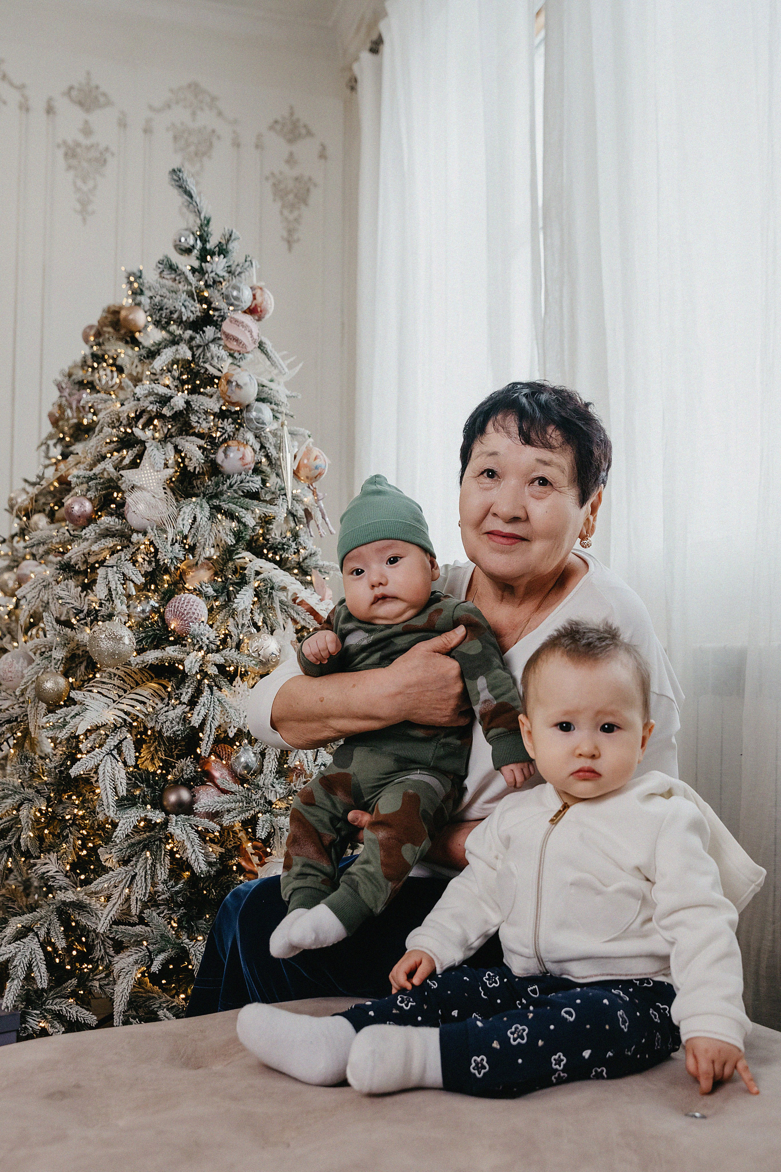 Семейная фотосессия в фотостудии 2Stula. Свадебный, семейный и портретный фотограф в Алматы, Костанай