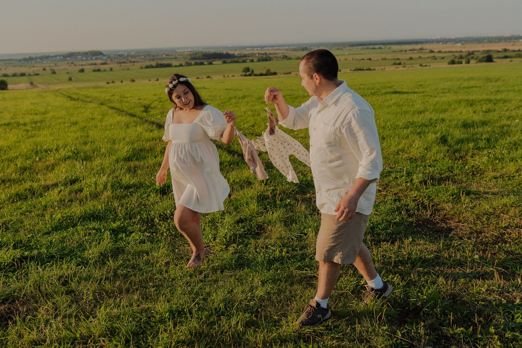 Летний луг под закатным солнышком. Семейный и индивидуальный фотограф в Санкт-Петербурге Маргарита Щипкова