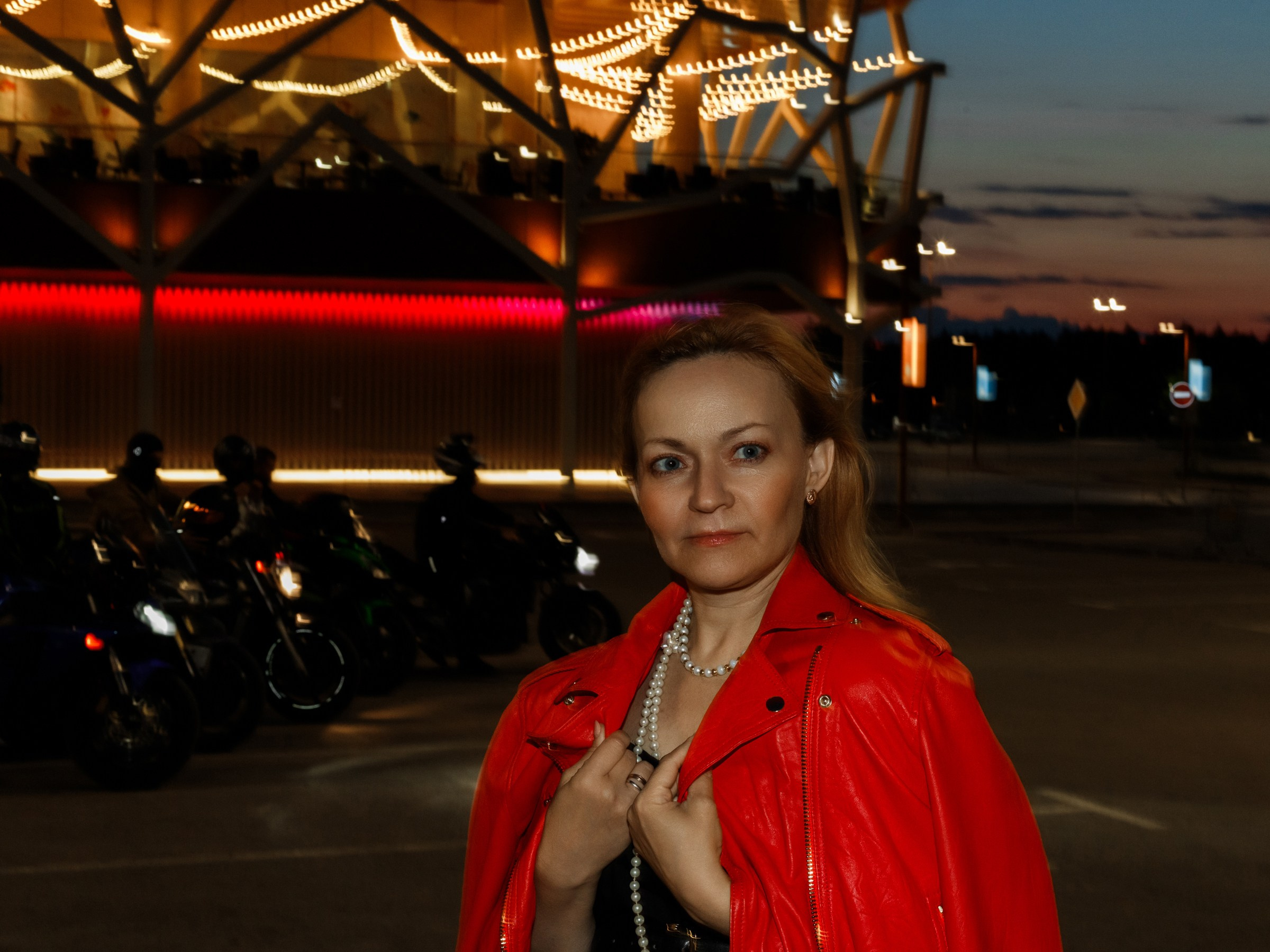 Ночная серия. Вспышка. Наталья. Евгения. Июнь 2025. Фотограф Пермь. Свадьбы. Семья и дети, школа, д. сад. Фотокниги