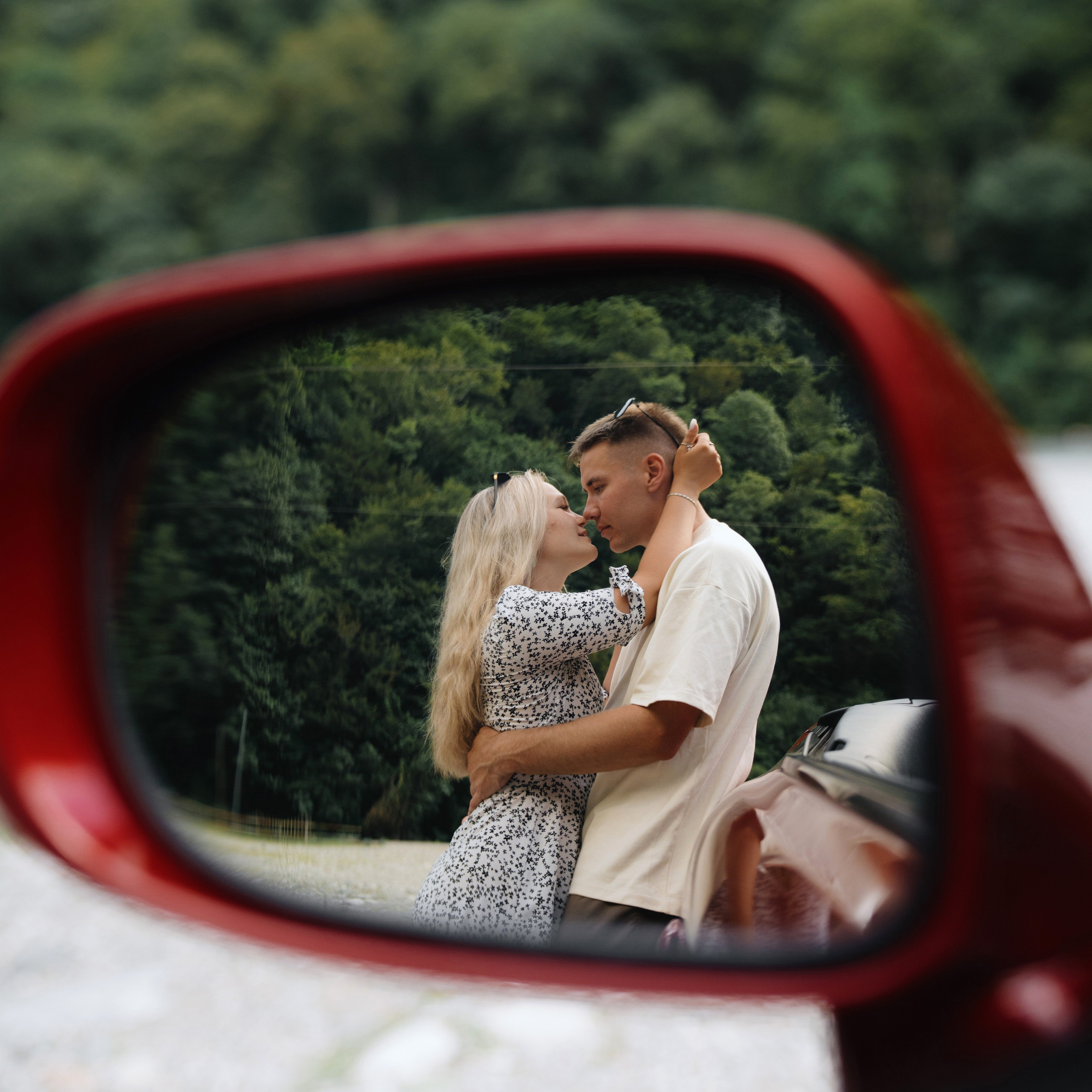 Авторские путешествия на красном кабриолете Lexus. Сочи, Адлер, Сириус, Красная Поляна, озеро Рица. Личный водитель и фотограф. Свадебный фотограф в Сочи и Адлере — Фотосессии на море и в горах | Виктор Рогулев