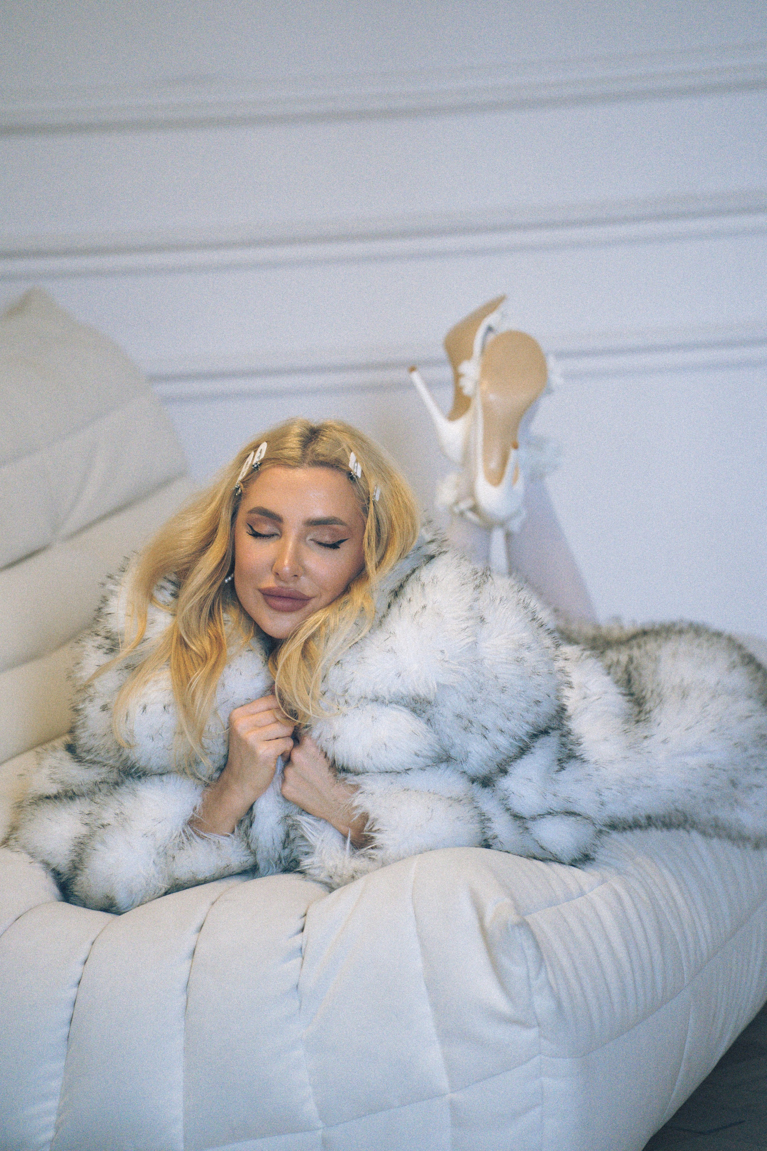 МИНИМАЛИЗМ В СТУДИИ НА ЧЕРНЫШЕВСКОЙ В СТУДИИ С БАЛКОНОМ. Профессиональный фотограф, Санкт-Петербург — Виктория Богомолова