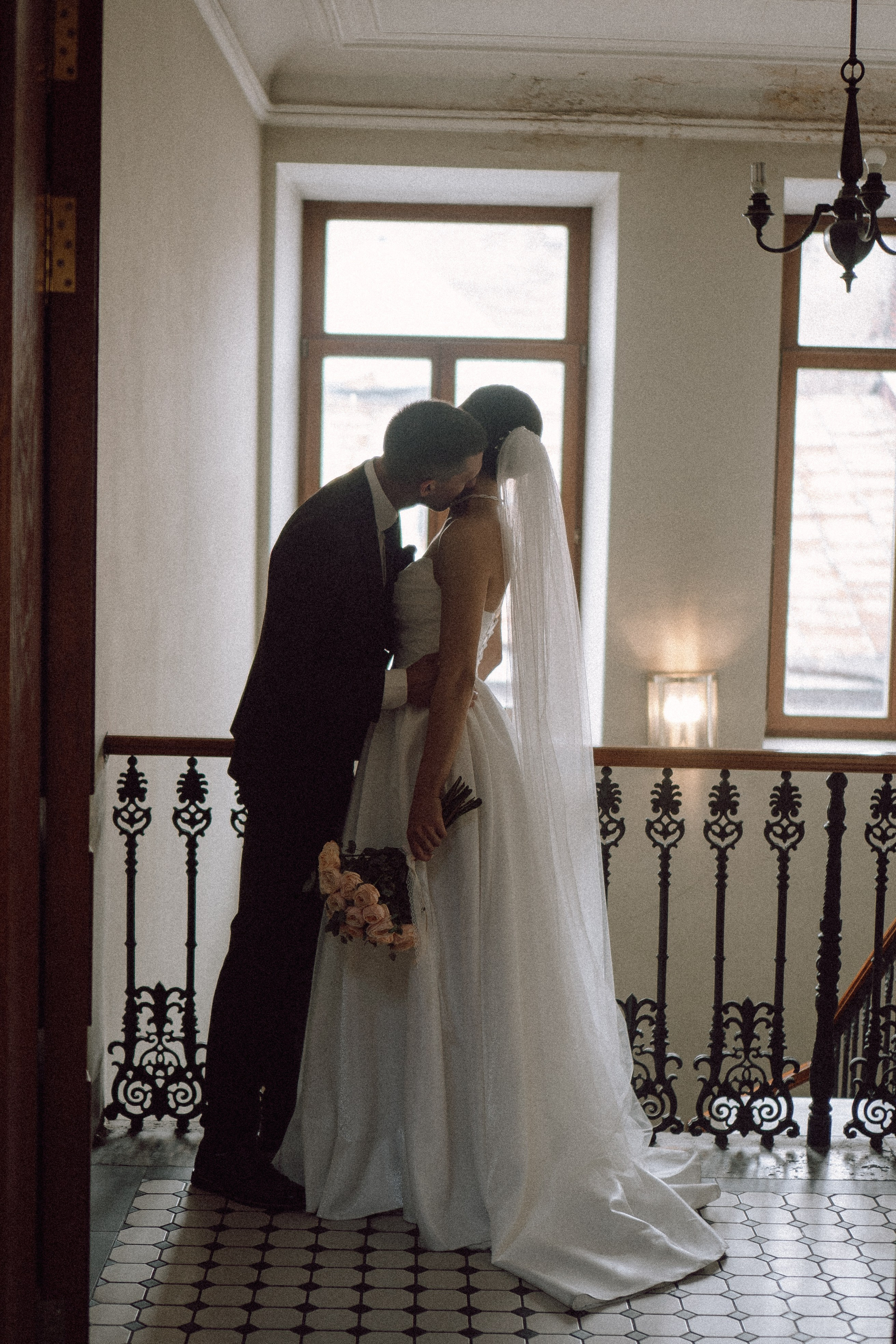 СВАДЕБНАЯ ПРОГУЛКА В САНТК-ПЕТЕРБУРГЕ (ИСАКИЕВСКИЙ СОБОР, ЗИМНЯЯ КАНАВКА, ЭРМИТАЖ И БОЛЬШАЯ МОРСКАЯ УЛИЦА). Профессиональный фотограф, Санкт-Петербург — Виктория Богомолова