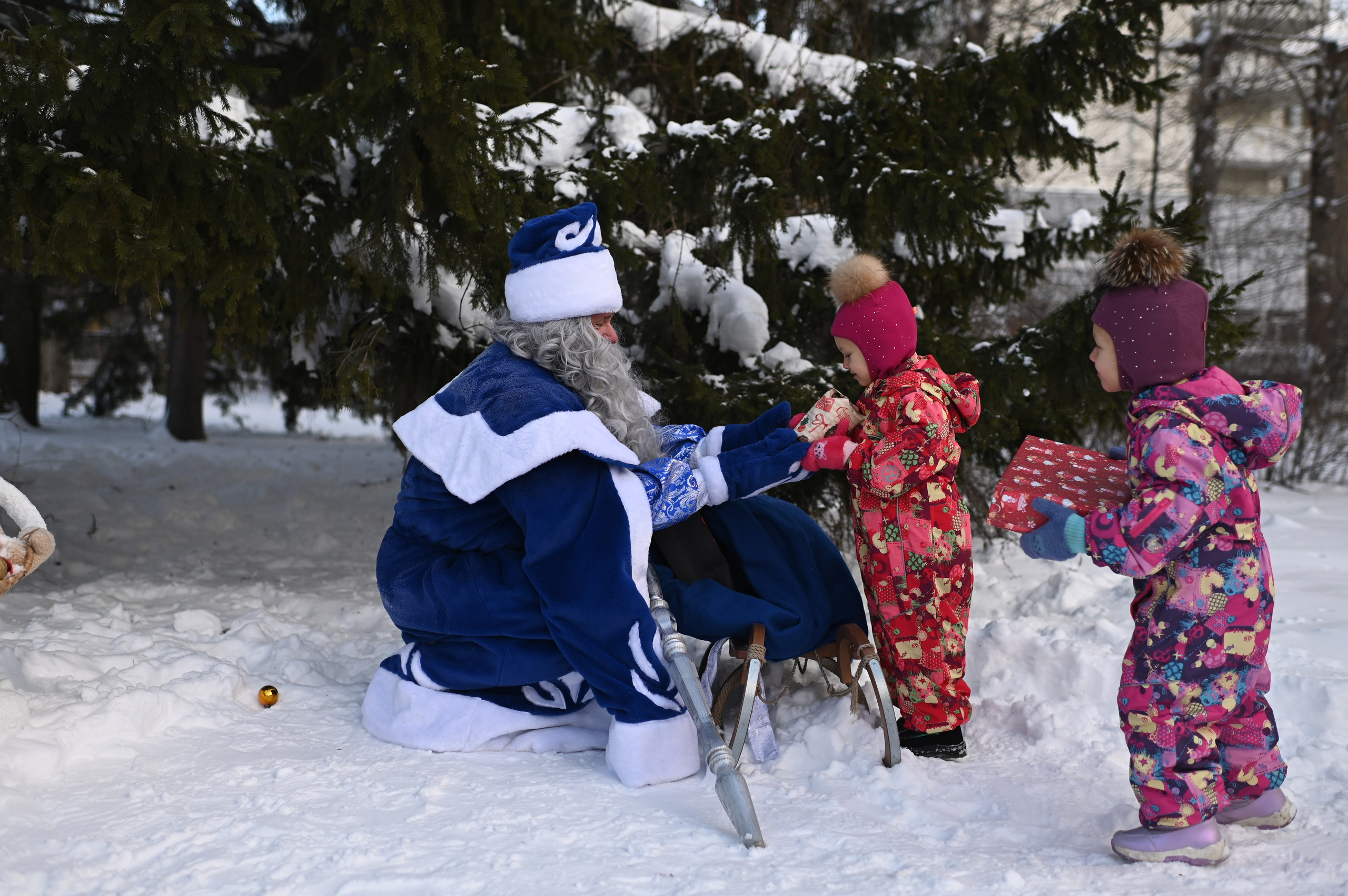 ПОЗДРАВЛЕНИЕ ОТ ДЕДА МОРОЗА. Семейный фотограф Екатеринбург Лора Мур