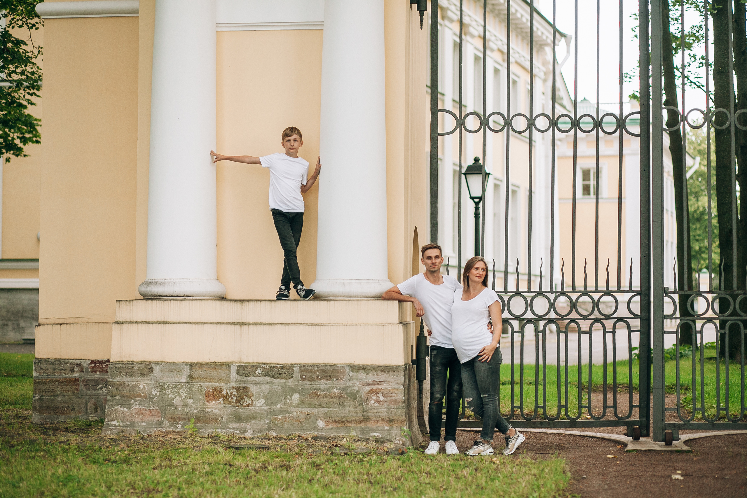 Семейная фотосессия на улице. Семейный фотограф, свадебный фотограф, женский портрет в Санкт-Петербу