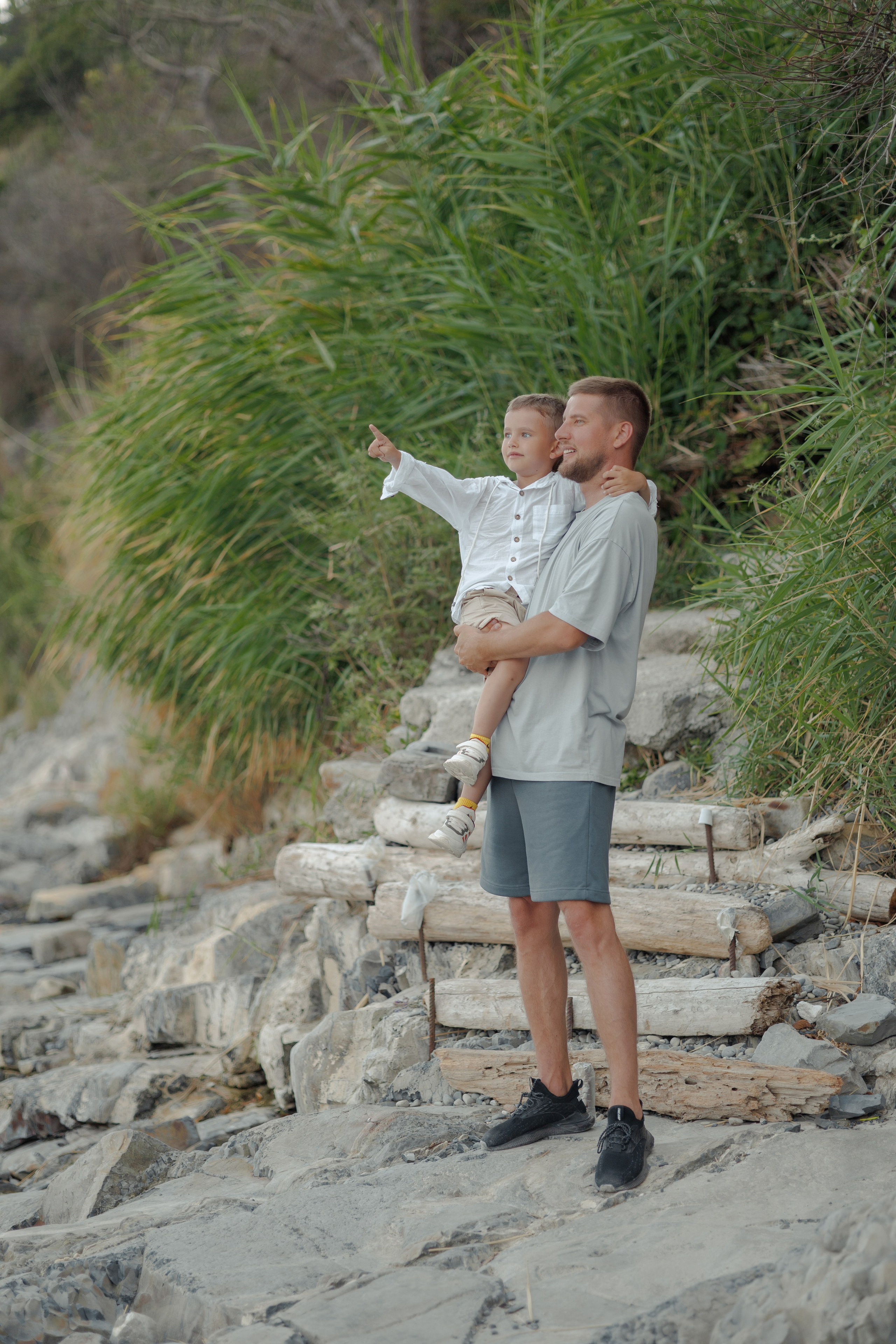Семейная прогулка на берегу моря. Семейный и портретный фотограф в Геленджике Любовь Бодрова