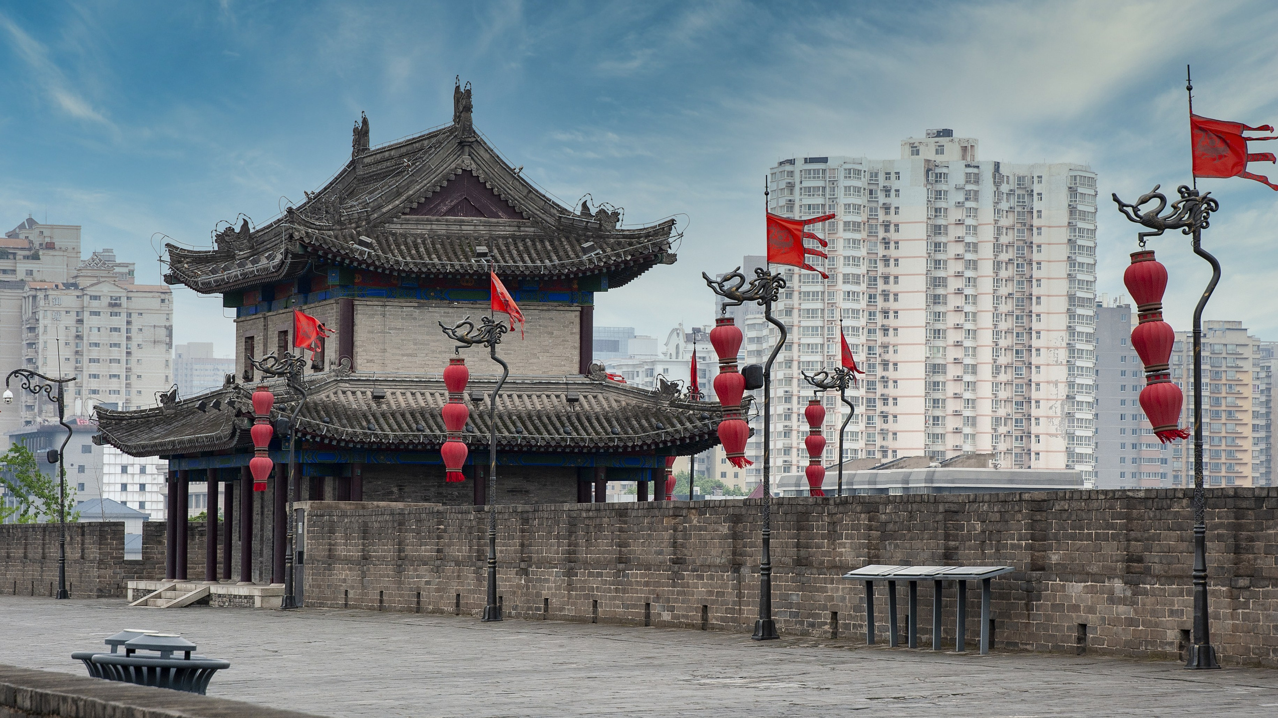 Сиань. Рекомендую всем! На него нужно закладывать минимум неделю, а лучше дней десять. Кстати, "Терракотовая армия" находится в нем.