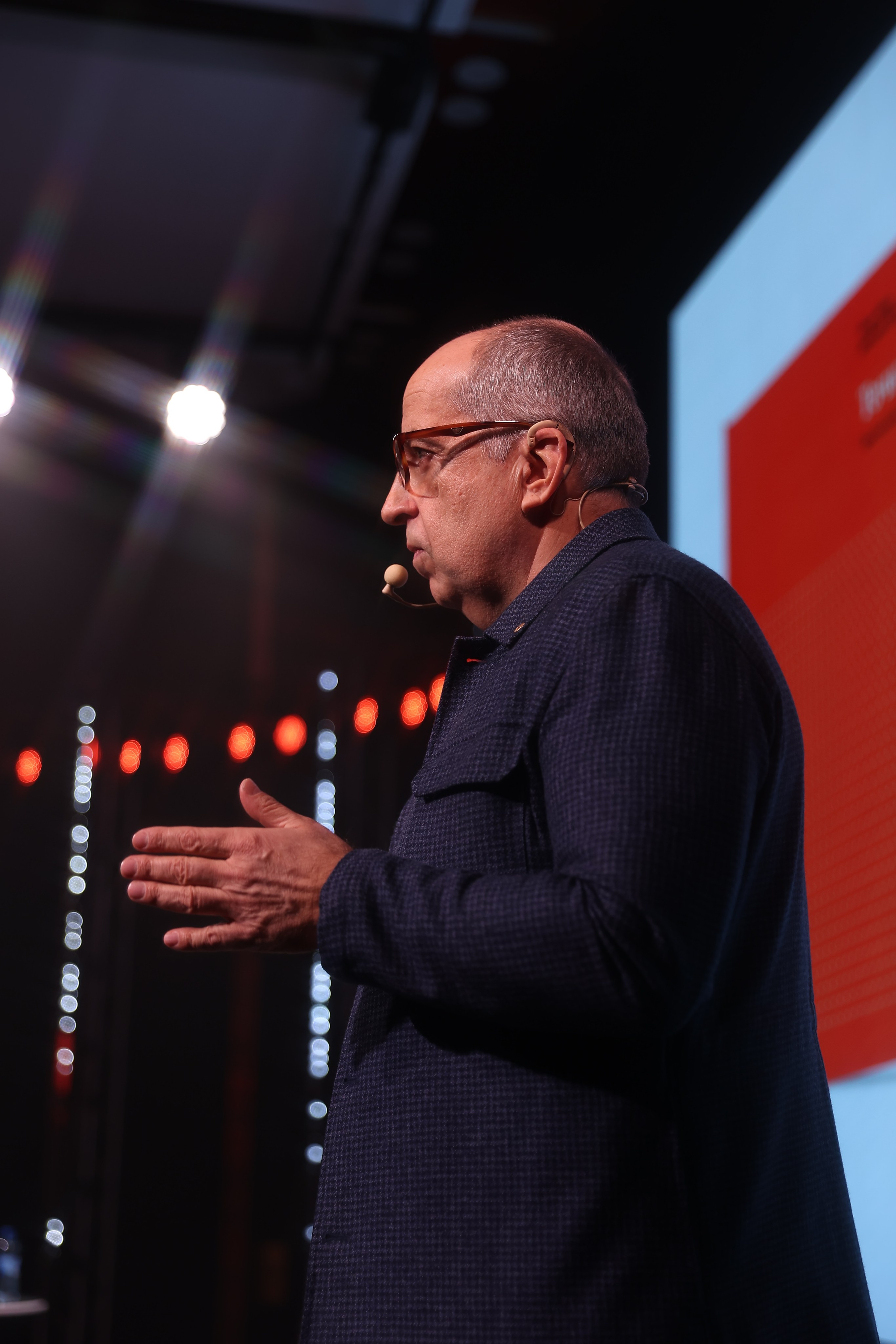 Оскар Хартманн. Business standup тур. Александра, репортажный и событийный фотограф