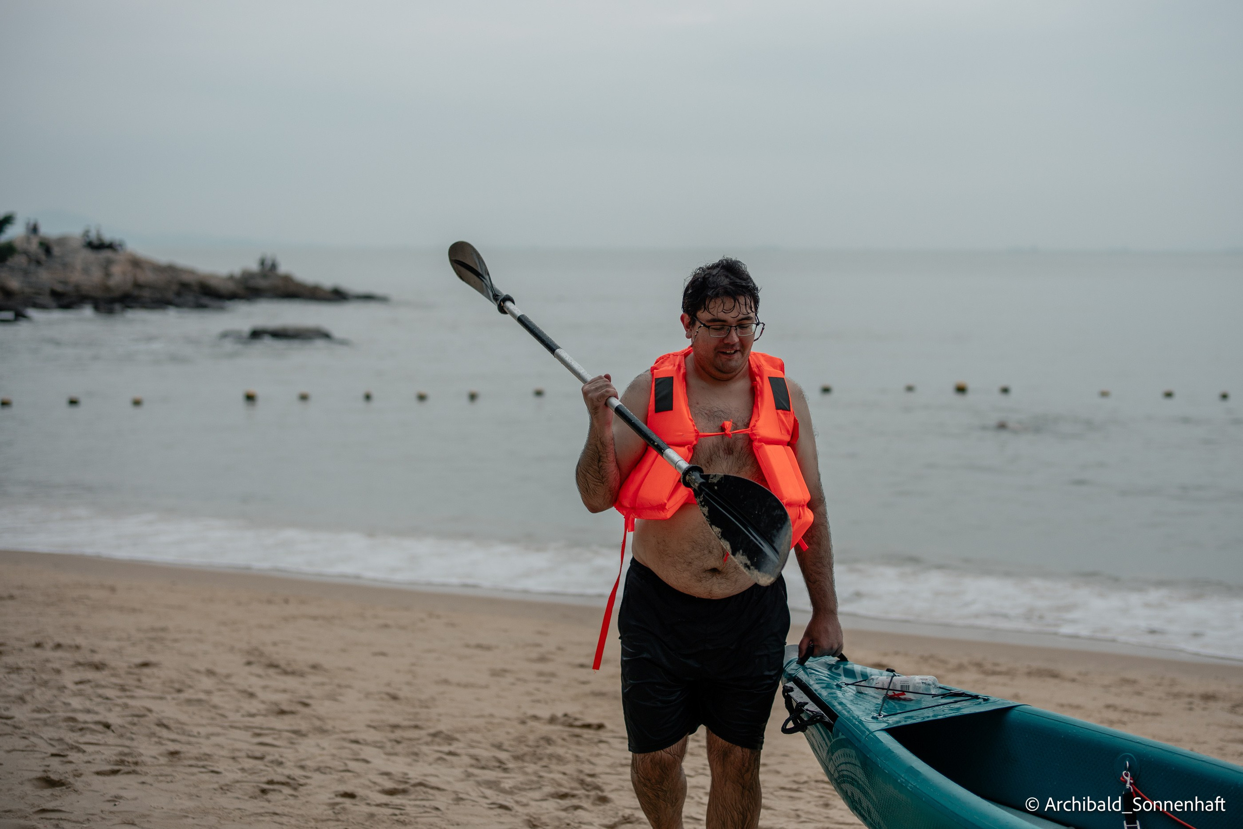 Kayaking in Huizhou, China. Photographer in Guangzhou, China. Archibald Sonnenhaft