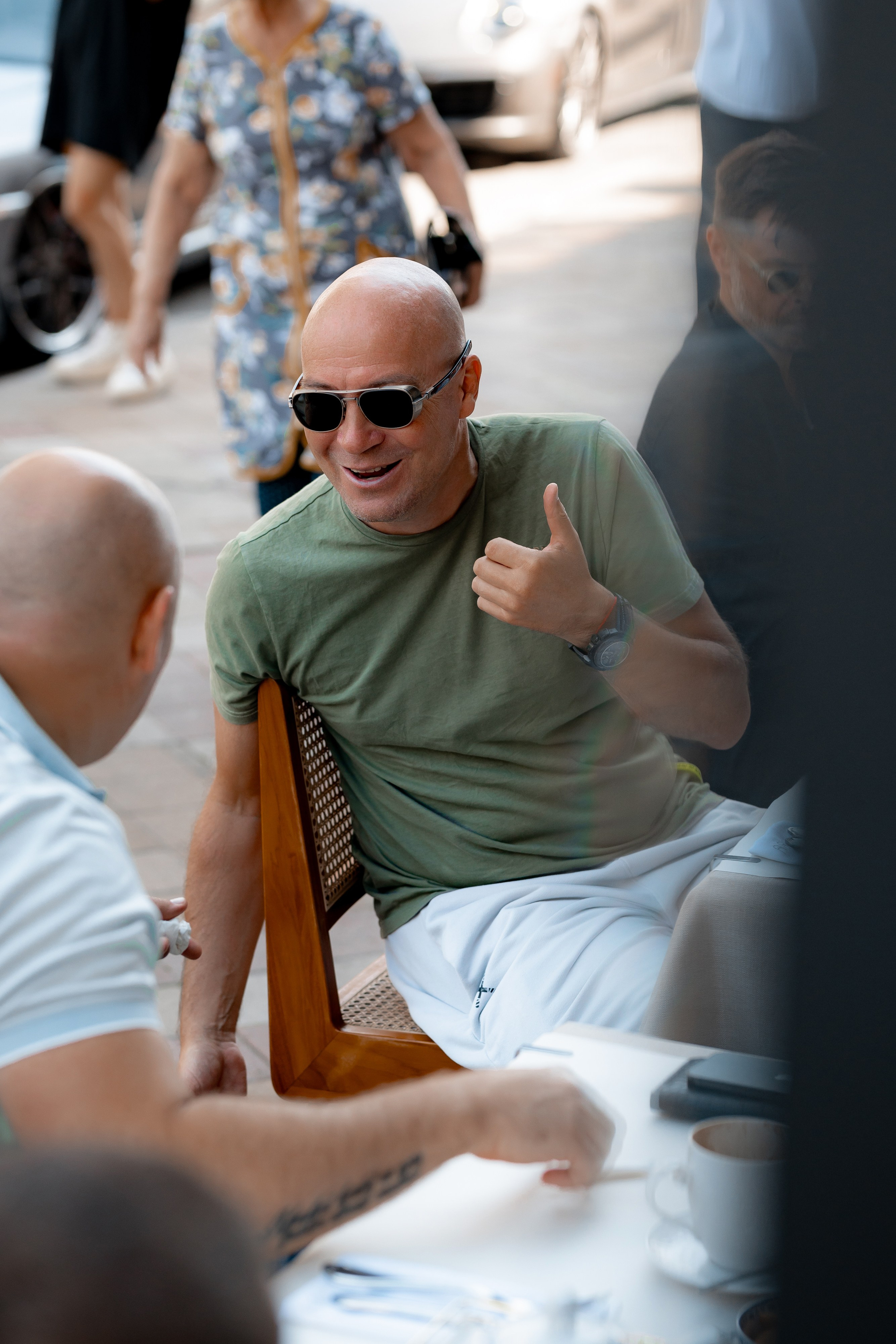 Porsche Завтрак в Cou-cou Bistro. Главная