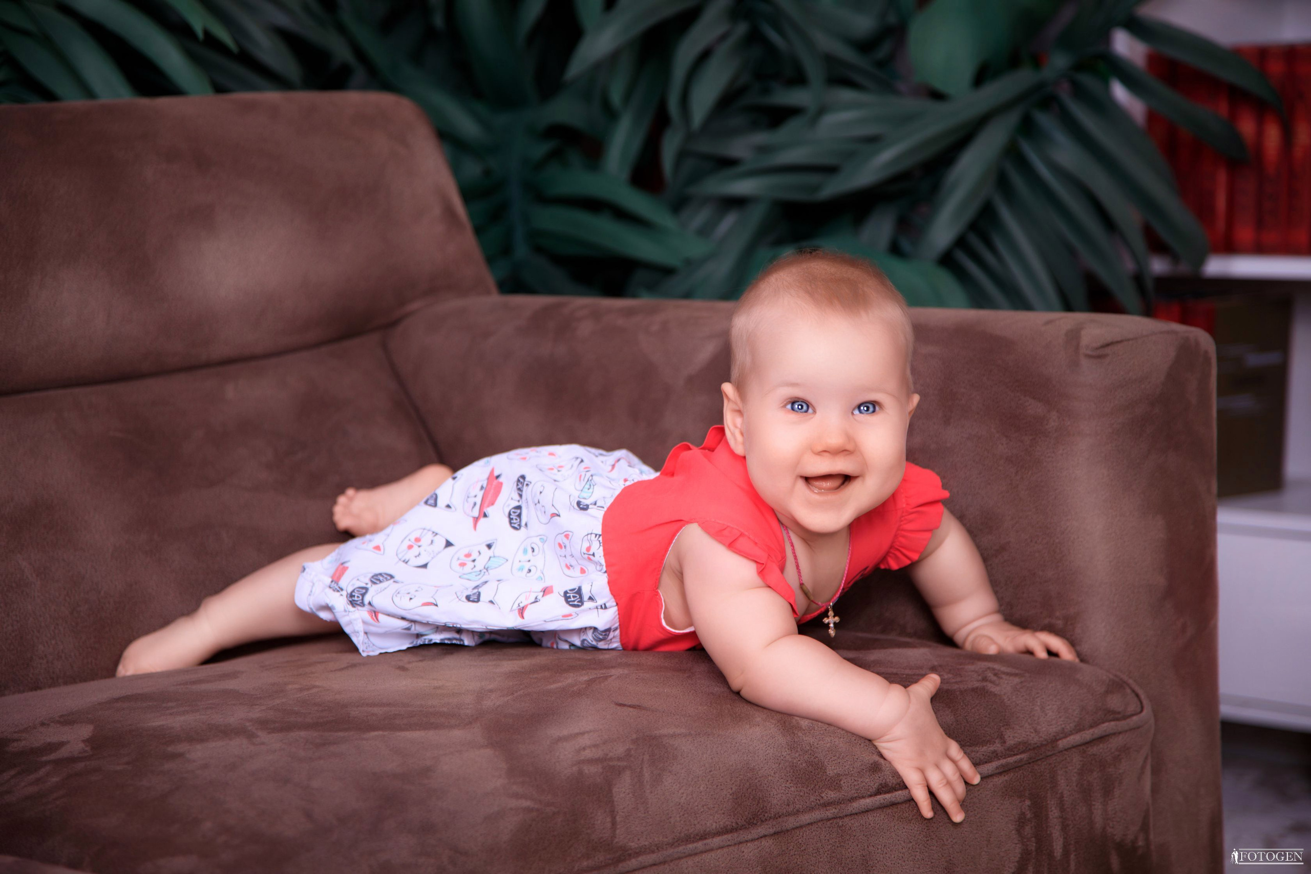 Семейная фотосессия: мама, папа и малыш | Портфолио Fotogen. Интерьерная фотостудия FOTOGEN г. Краснодар