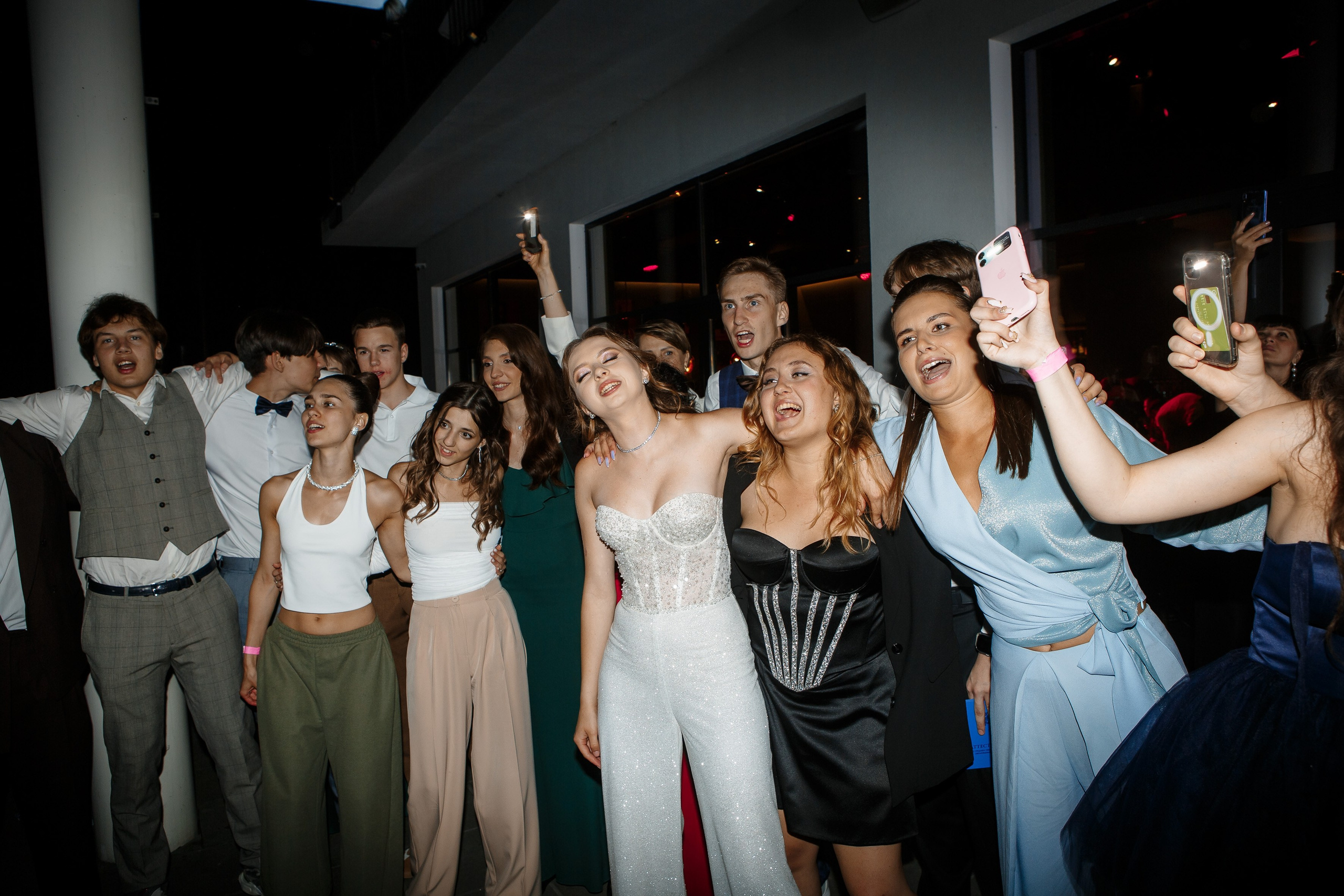 Выпускной Гимназия 12 2024 OpenHouse. Свадебный и портретный Фотограф в Липецке Дмитрий Котюков