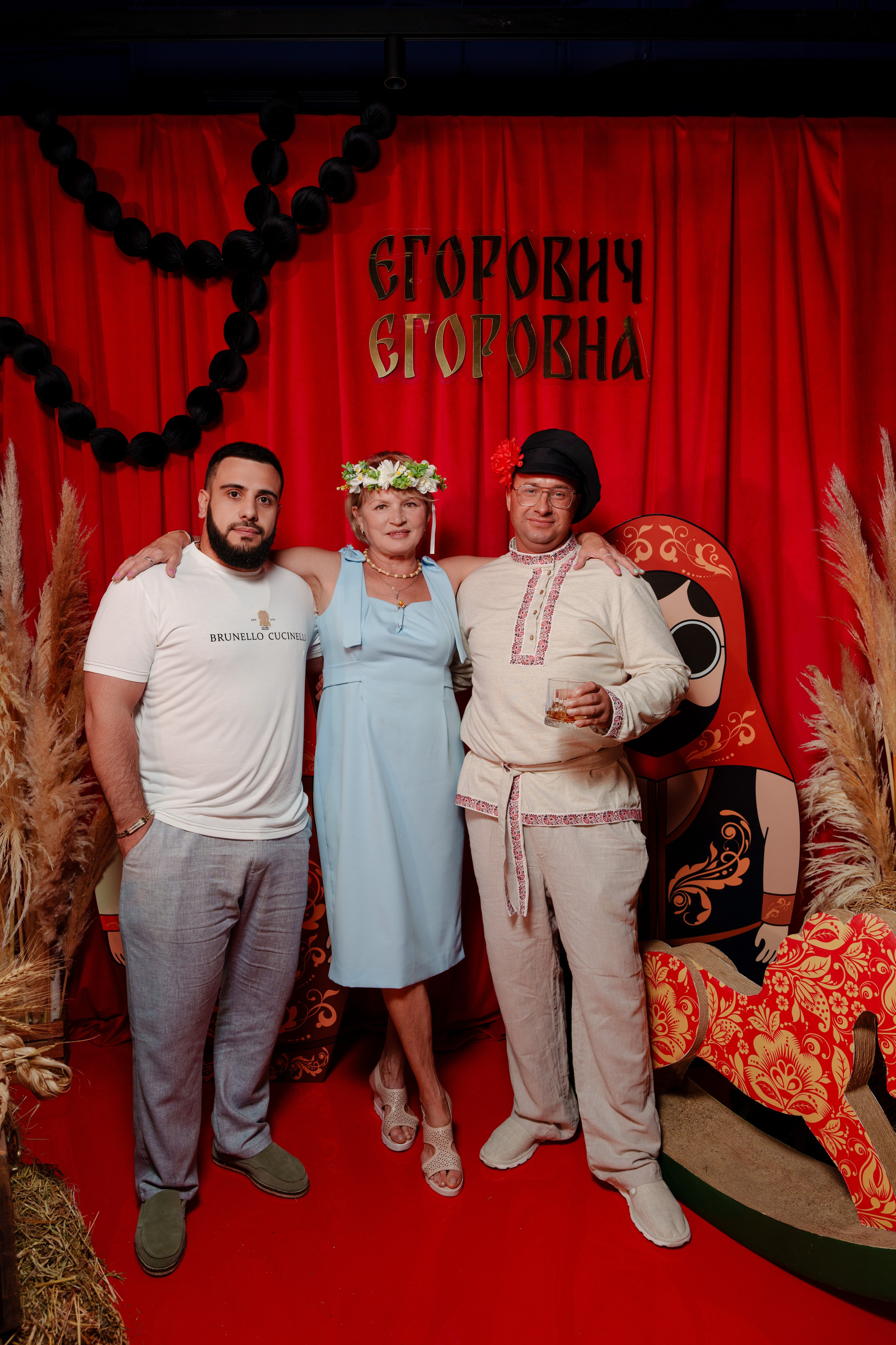 Репортажный фотограф на гендер пати в славянском стиле в Москве. Репортажный фотограф Москва Сергей Дружинин