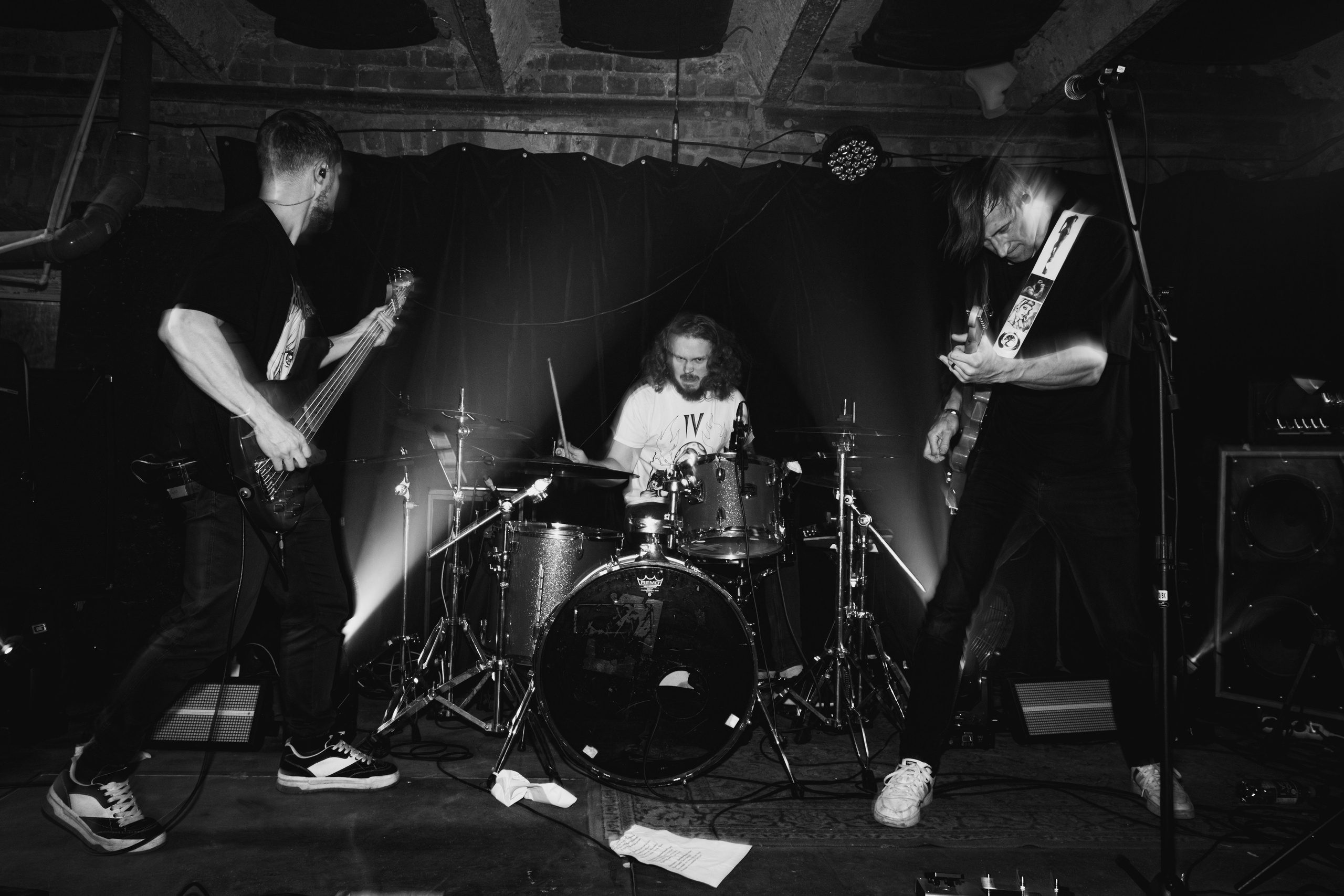 Laugar & Шумы Штормовых Широт & Пожары На Дальнем Севере 11.10.2025. Репортажный фотограф в Москве Legiodot