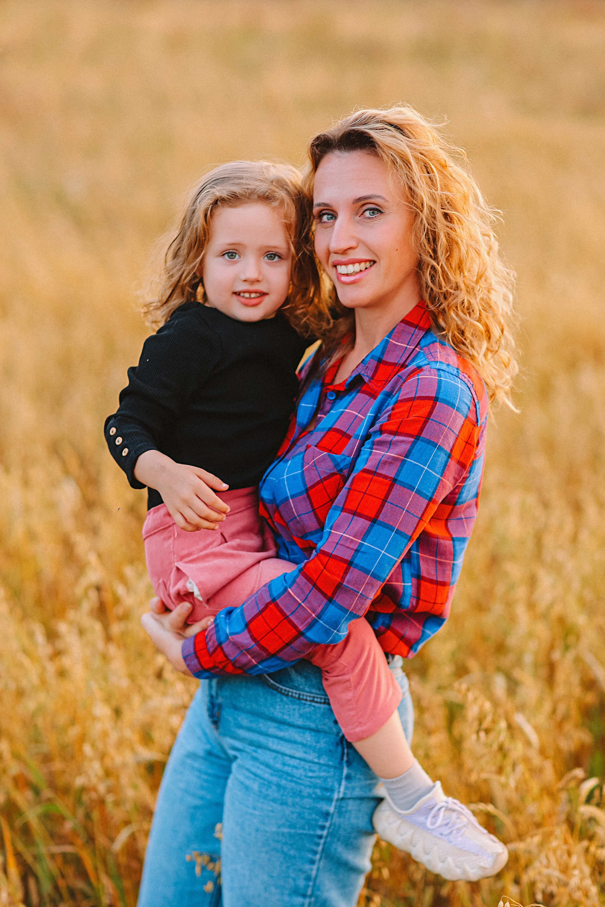 Поле. Семейный фотограф Тюмень, фотограф на роды Салмина Мария