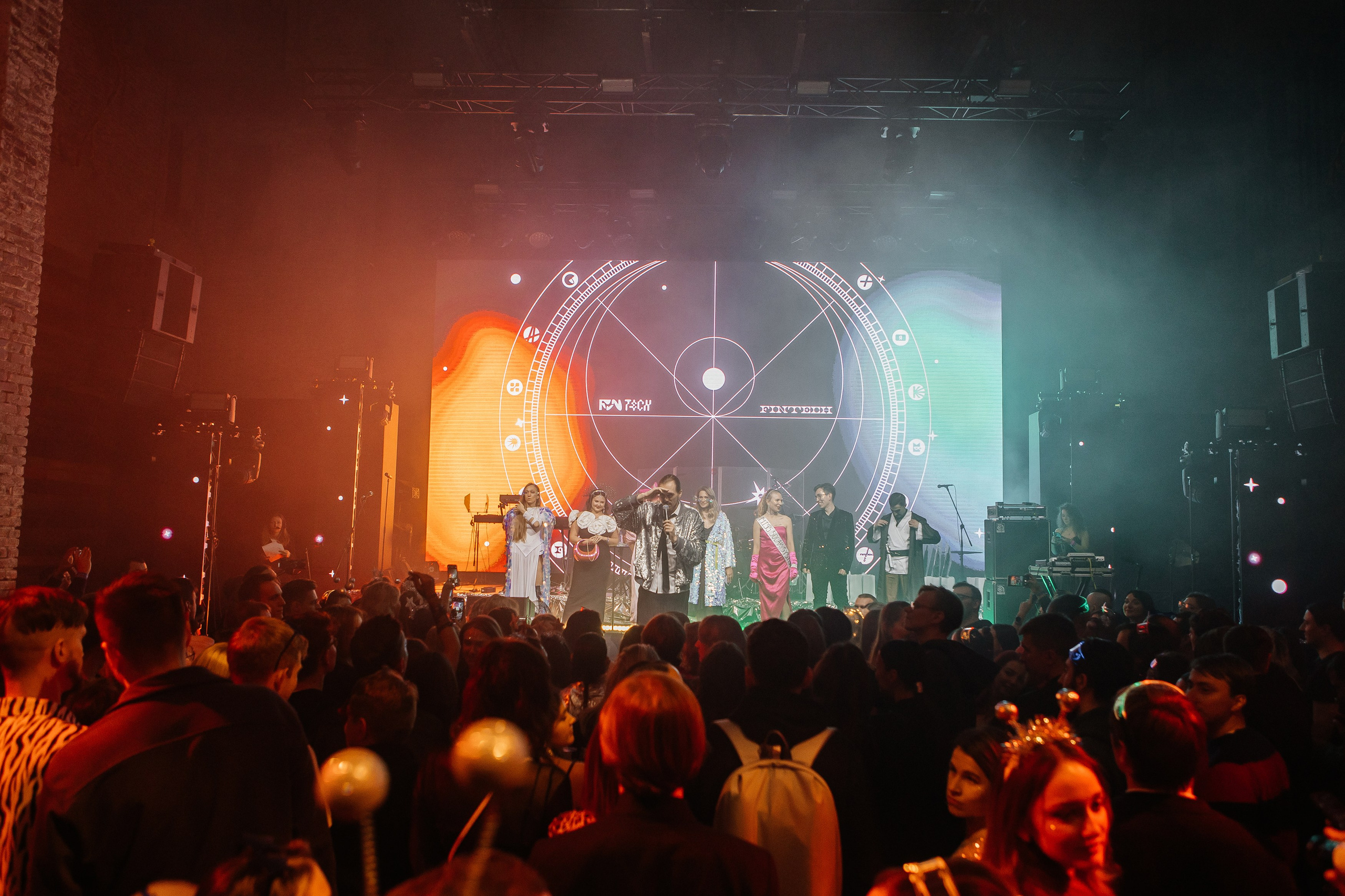 Loft Holl 2500 человек. Фотограф в Москве Дмитрий Жарков