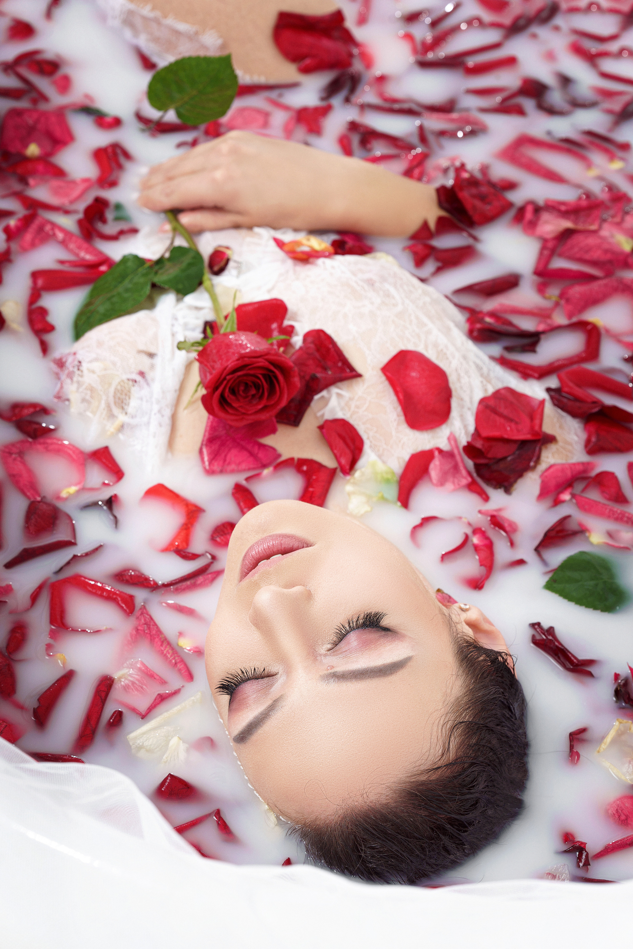 Фотосессия с розами от портретного фотографа Ильи Матвеева