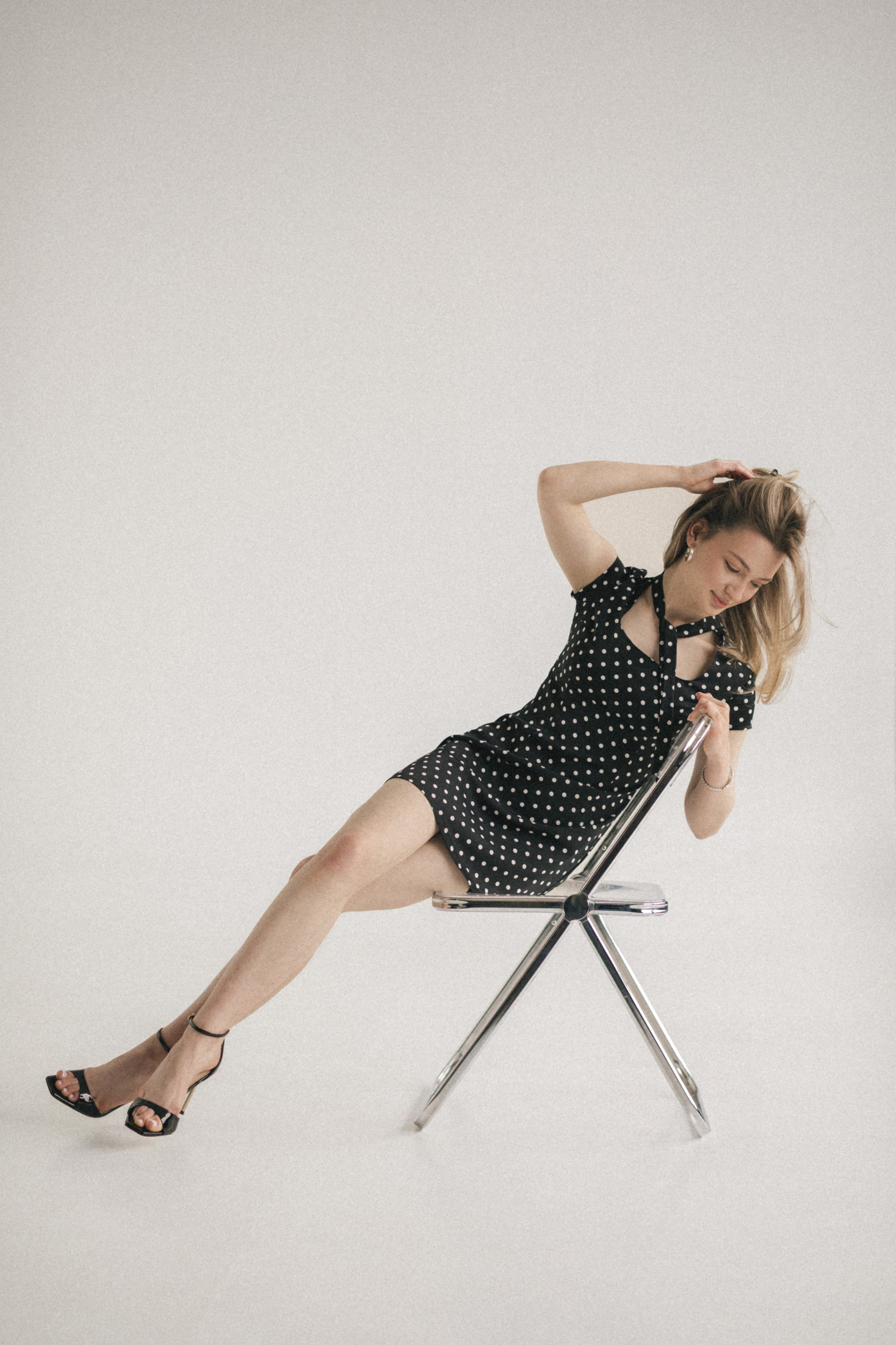 Фотосессия ко Дню рождения девушки в студии с тортом. Фотограф во Владикавказе Юрий Геворгизов