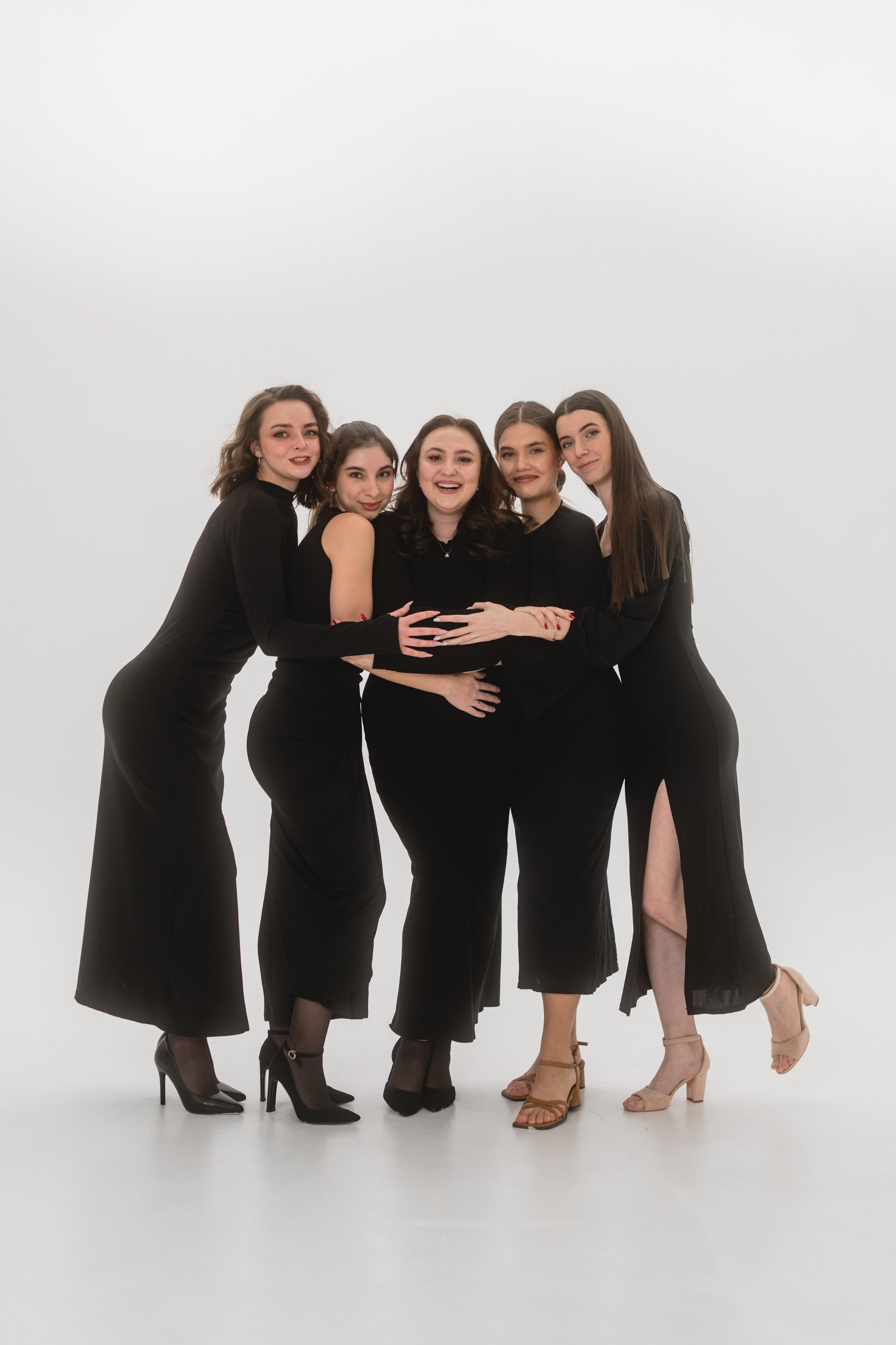 Студийная групповая фотосессия. Свадебный и индивидуальный фотограф Аля Мамакова