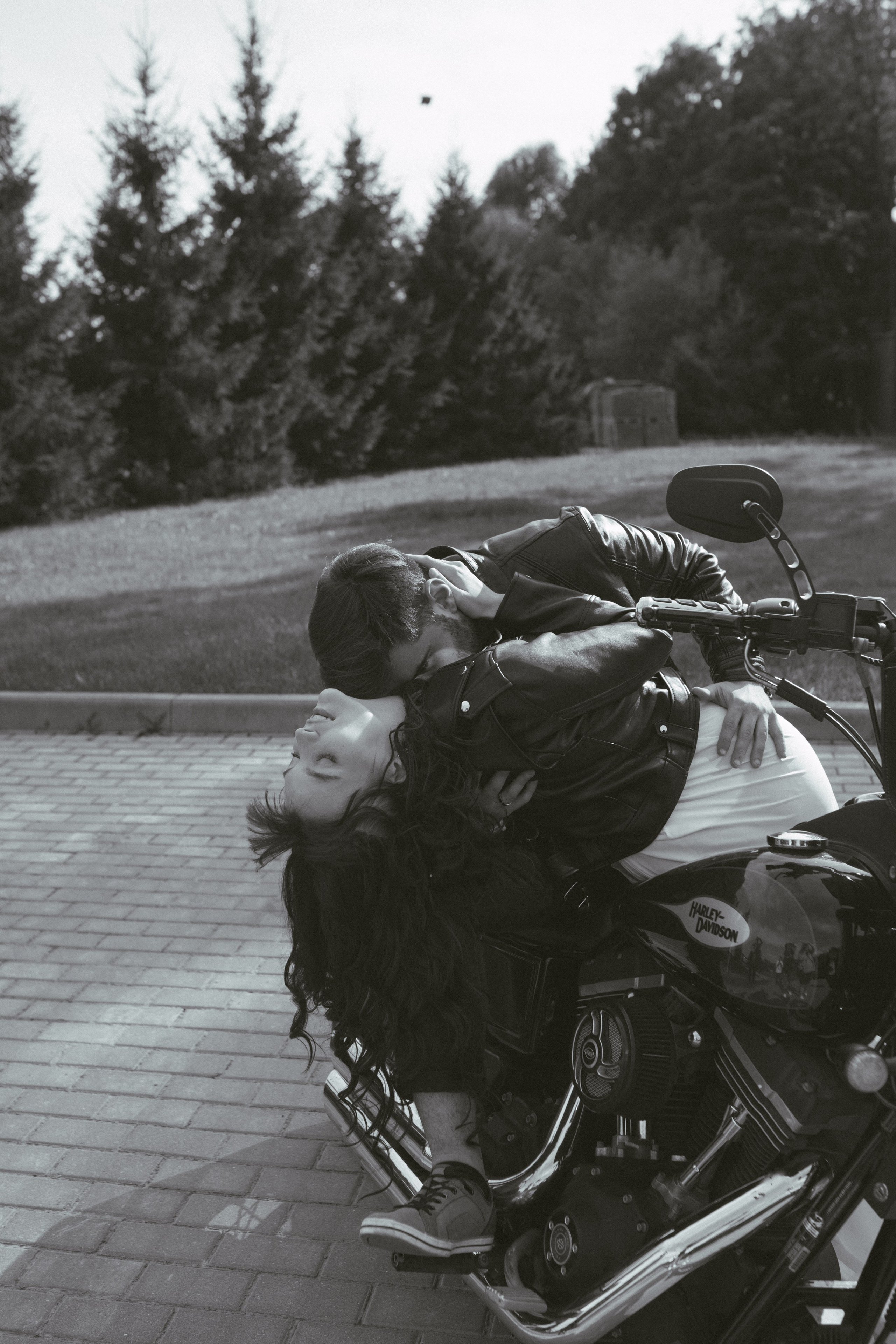 Love story с мотоциклом. Фото Радости. Свадебный и семейный фотограф в Москве Юлия Самойлова