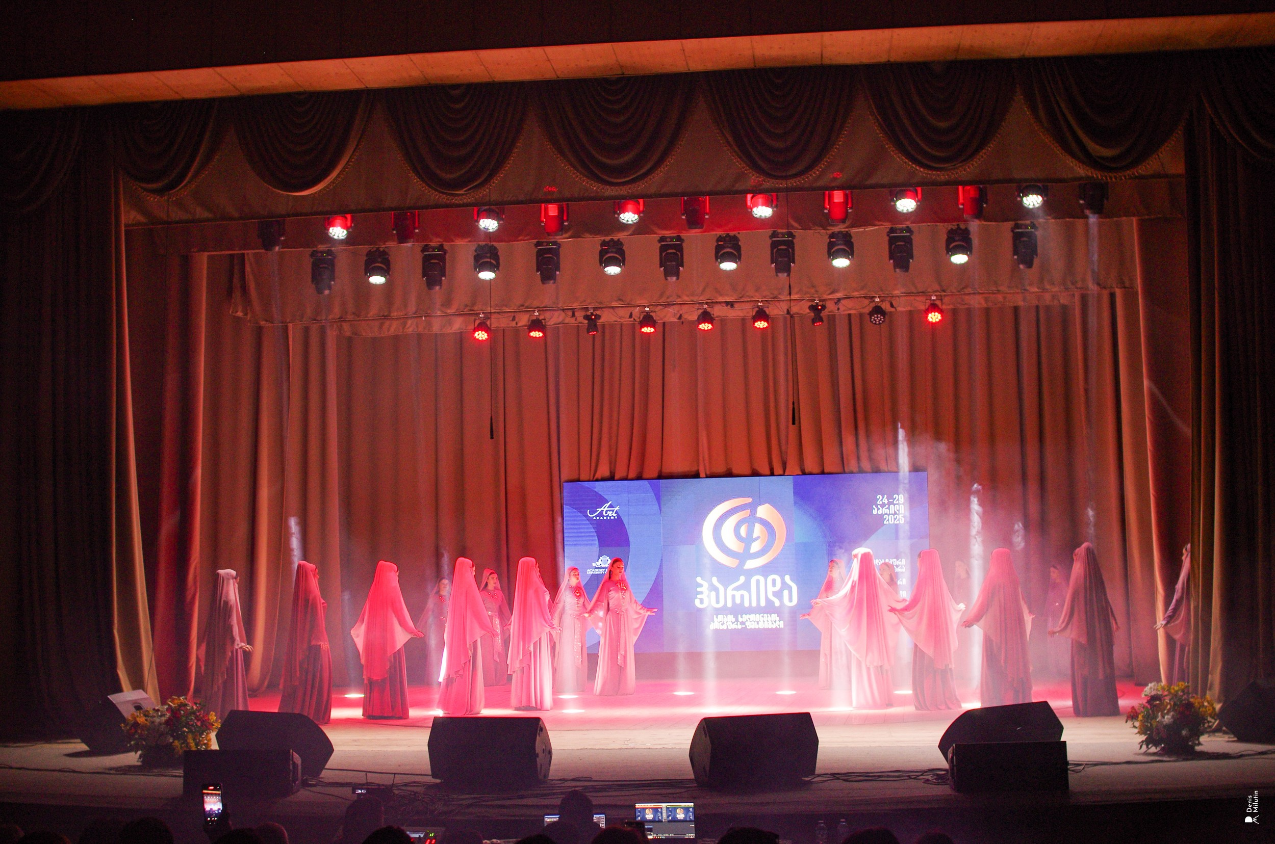 Танцы в Хоби. Портретный фотограф Денис Милютин