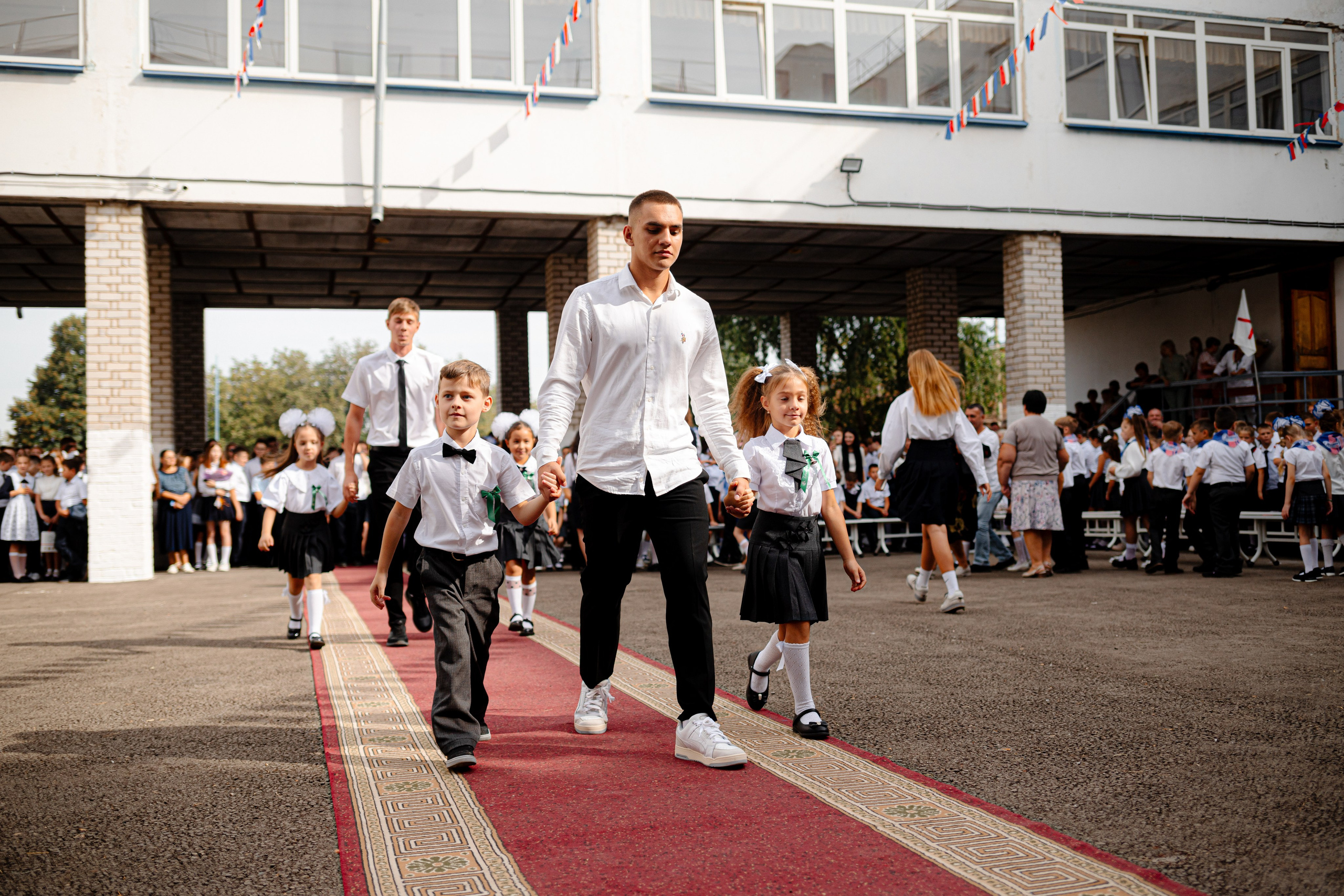 Школьный фотограф кропоткин. Свадебный фотограф Кропоткин Краснодар