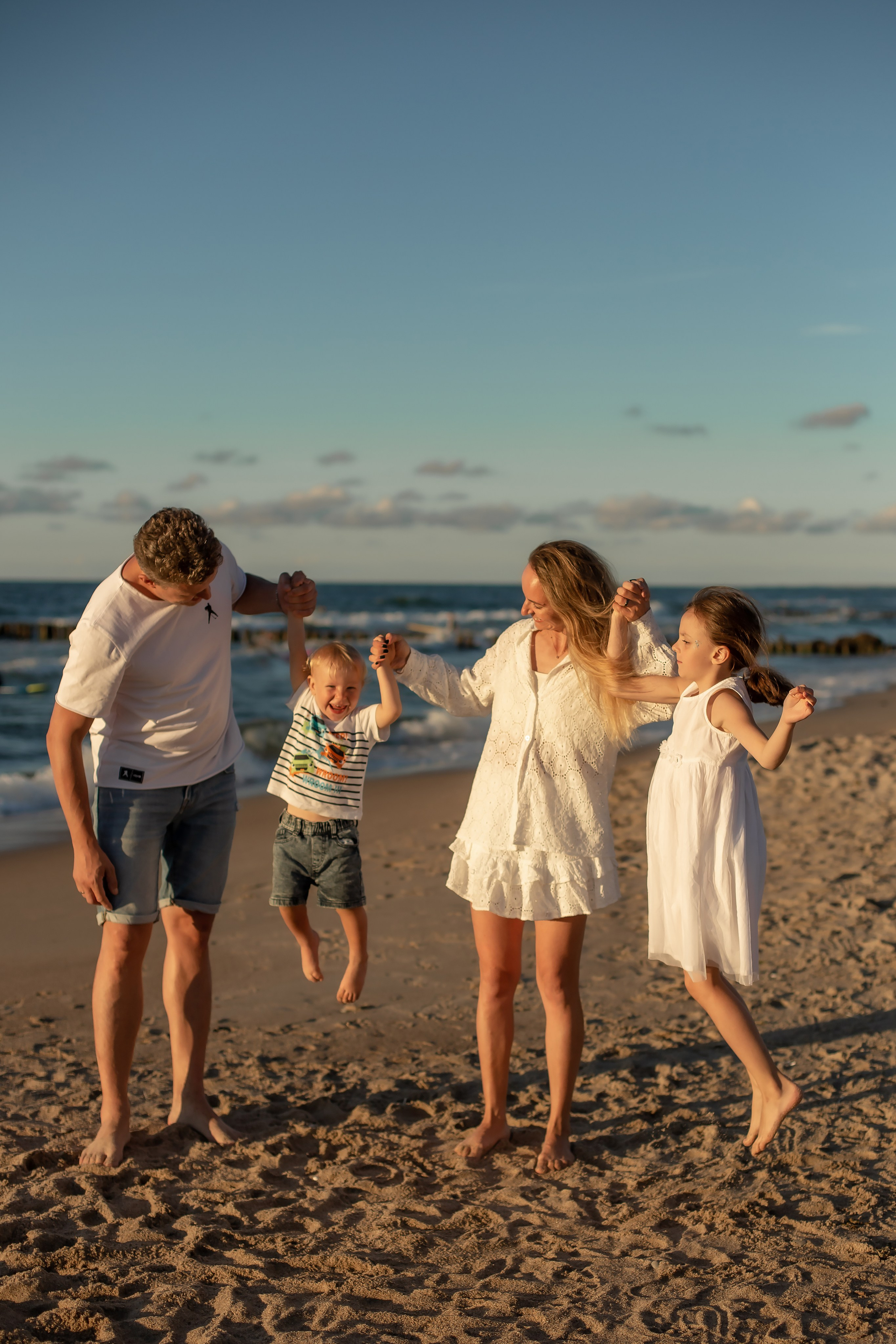 Иван, Ирина, Варя и Гордей. Малиновка. Фотограф в Калининграде Решетникова Алина