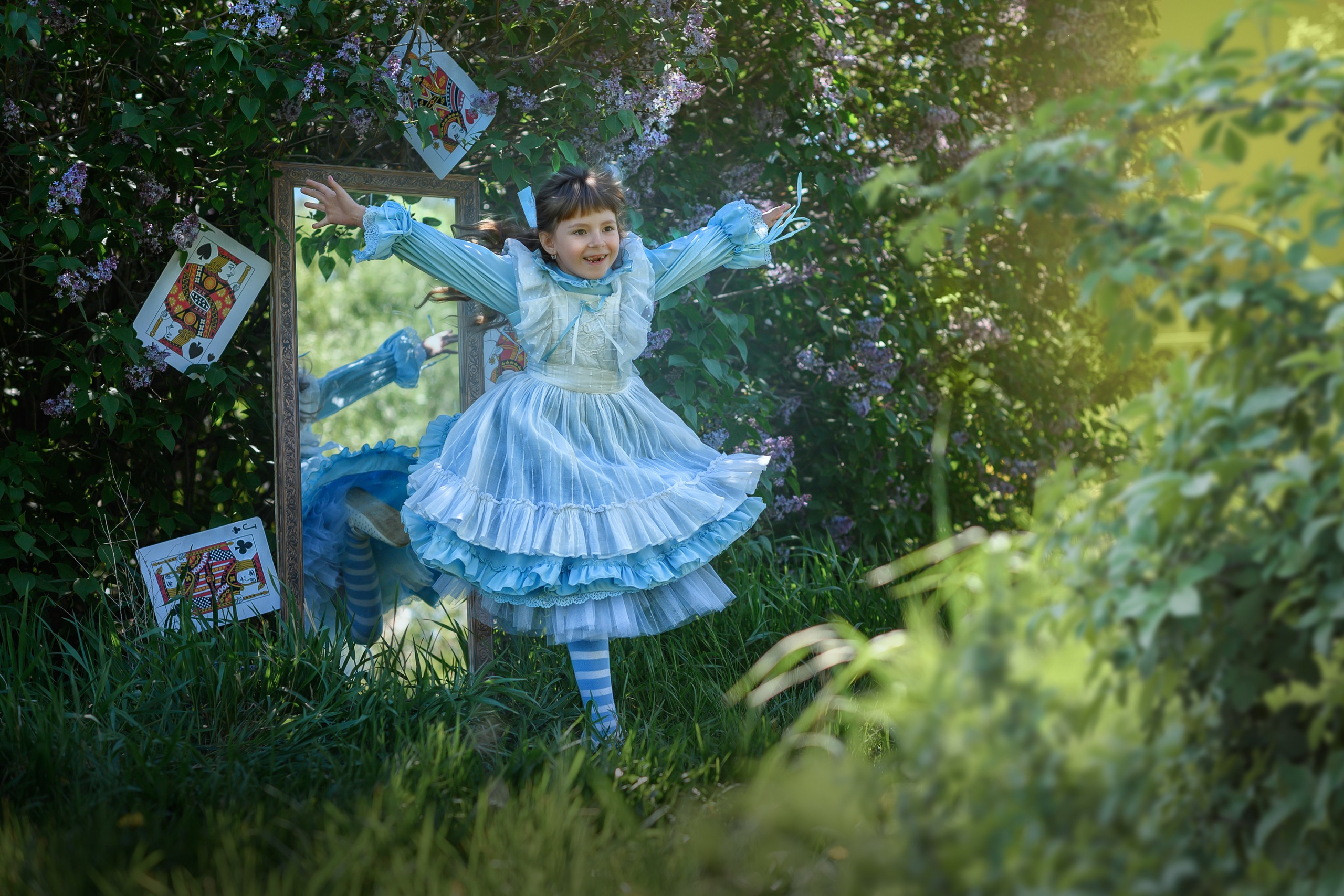 АЛИСА В ЦВЕТЕНИИ. Семейный фотограф Екатеринбург Лора Мур